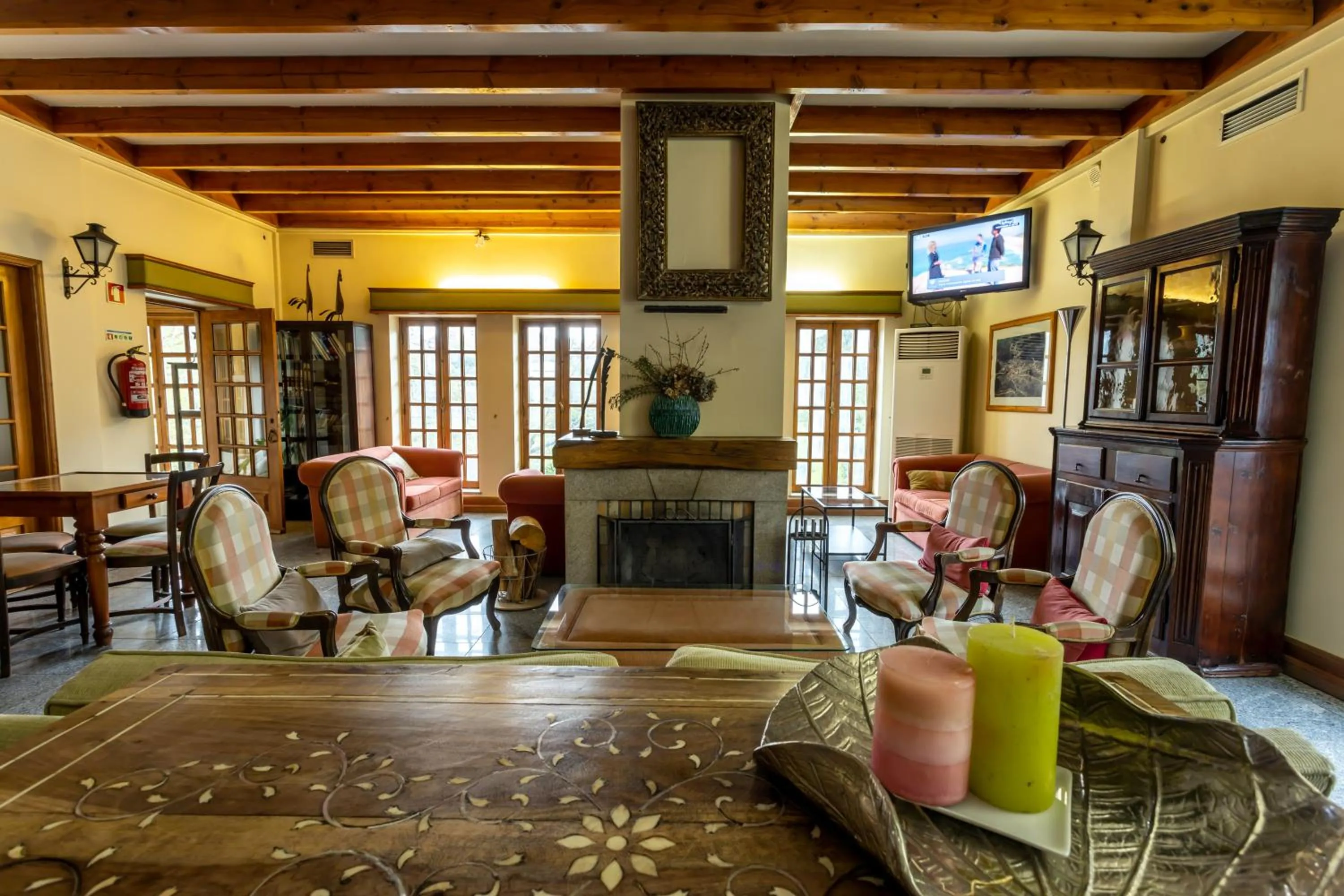 Lounge or bar in Quinta Do Crestelo Aparthotel