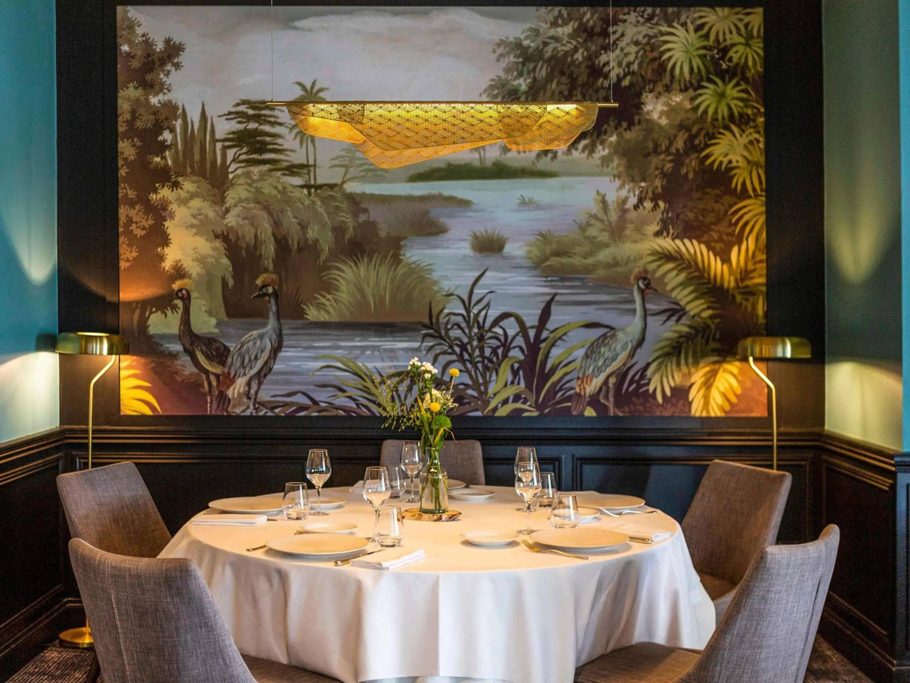 Restaurant/places to eat in Hôtel Mercure Rochefort La Corderie Royale