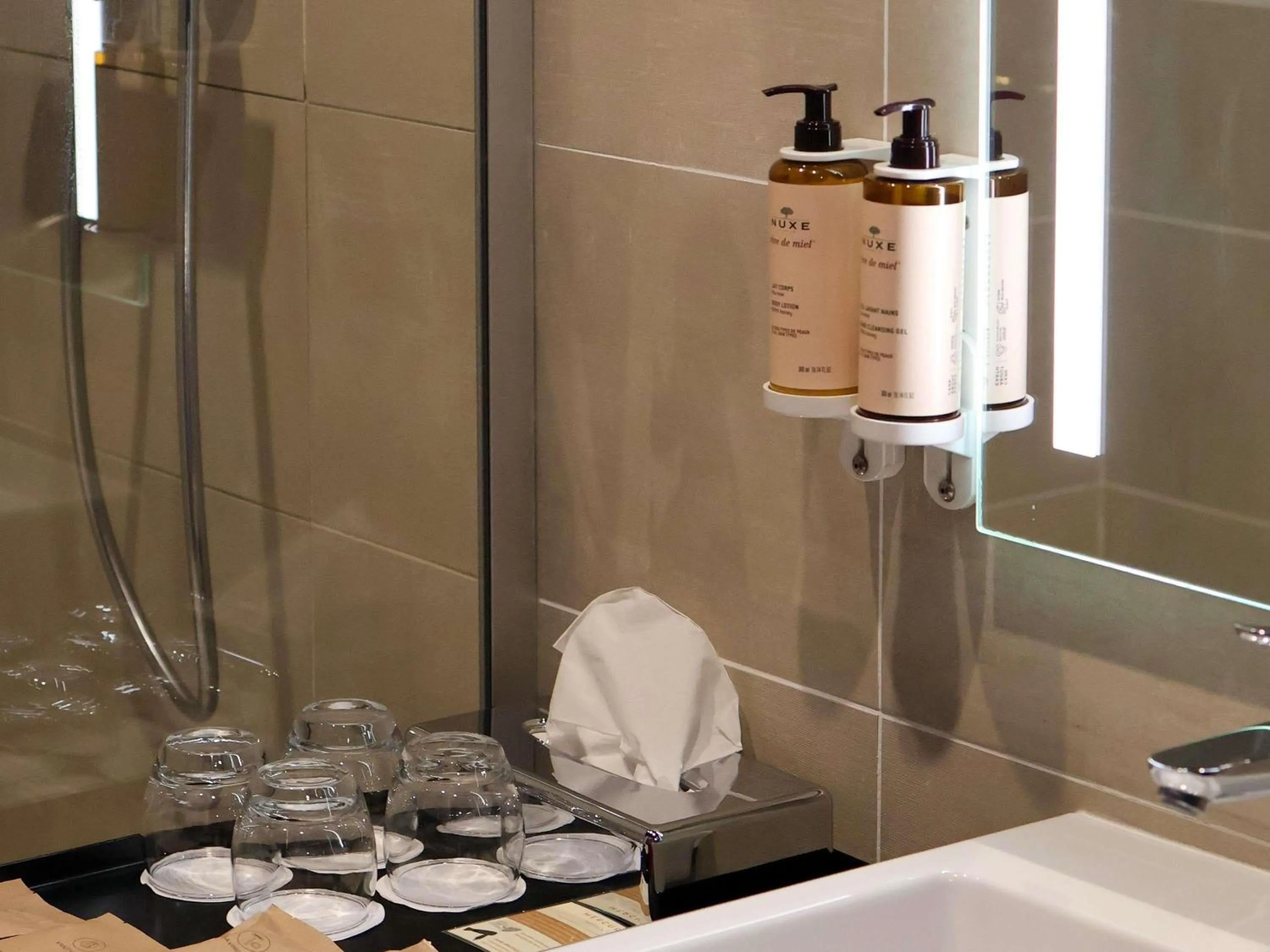 Bedroom in Hôtel Mercure Rochefort La Corderie Royale