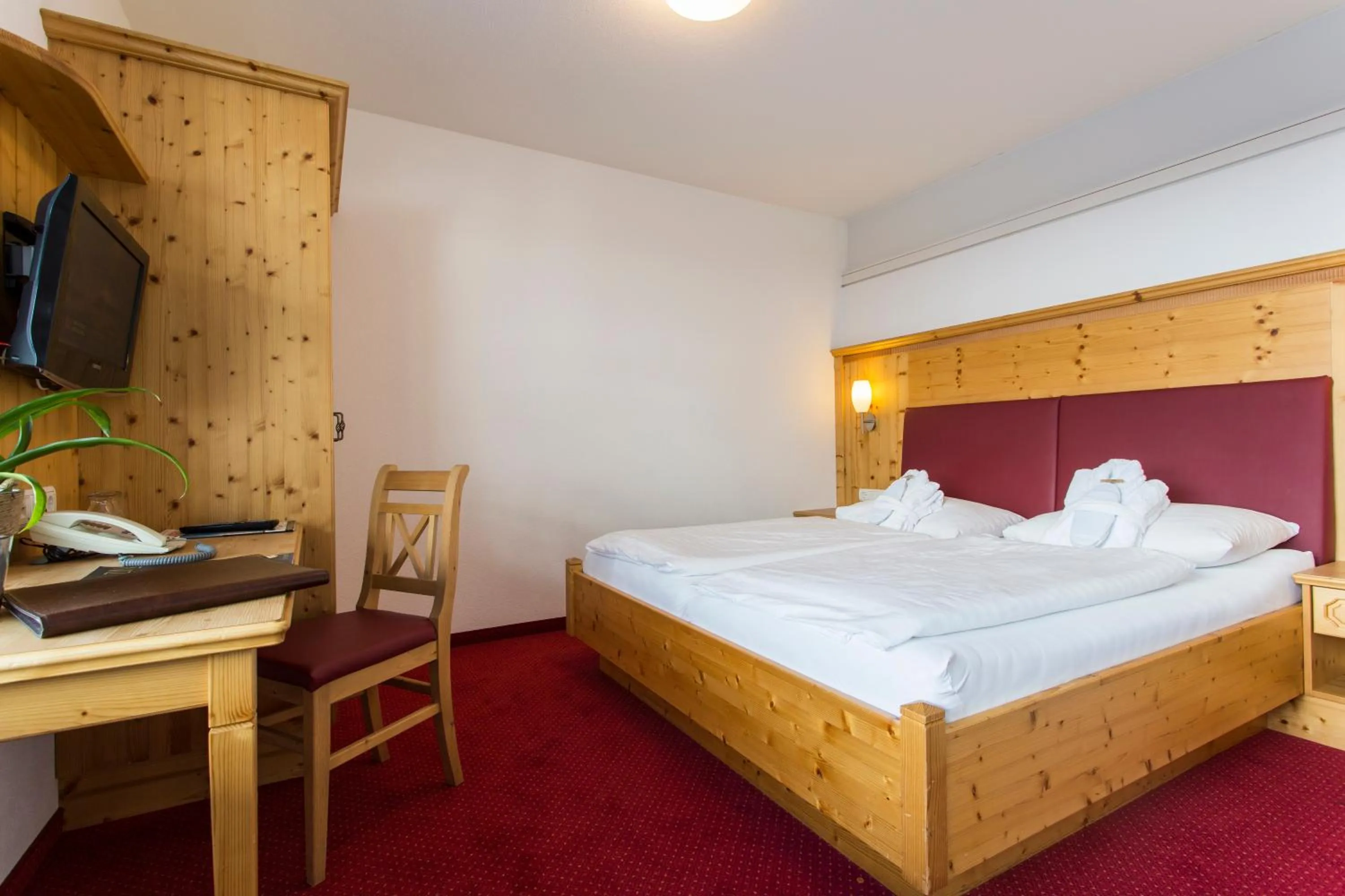 Photo of the whole room, Bed in all inclusive Hotel Lohmann