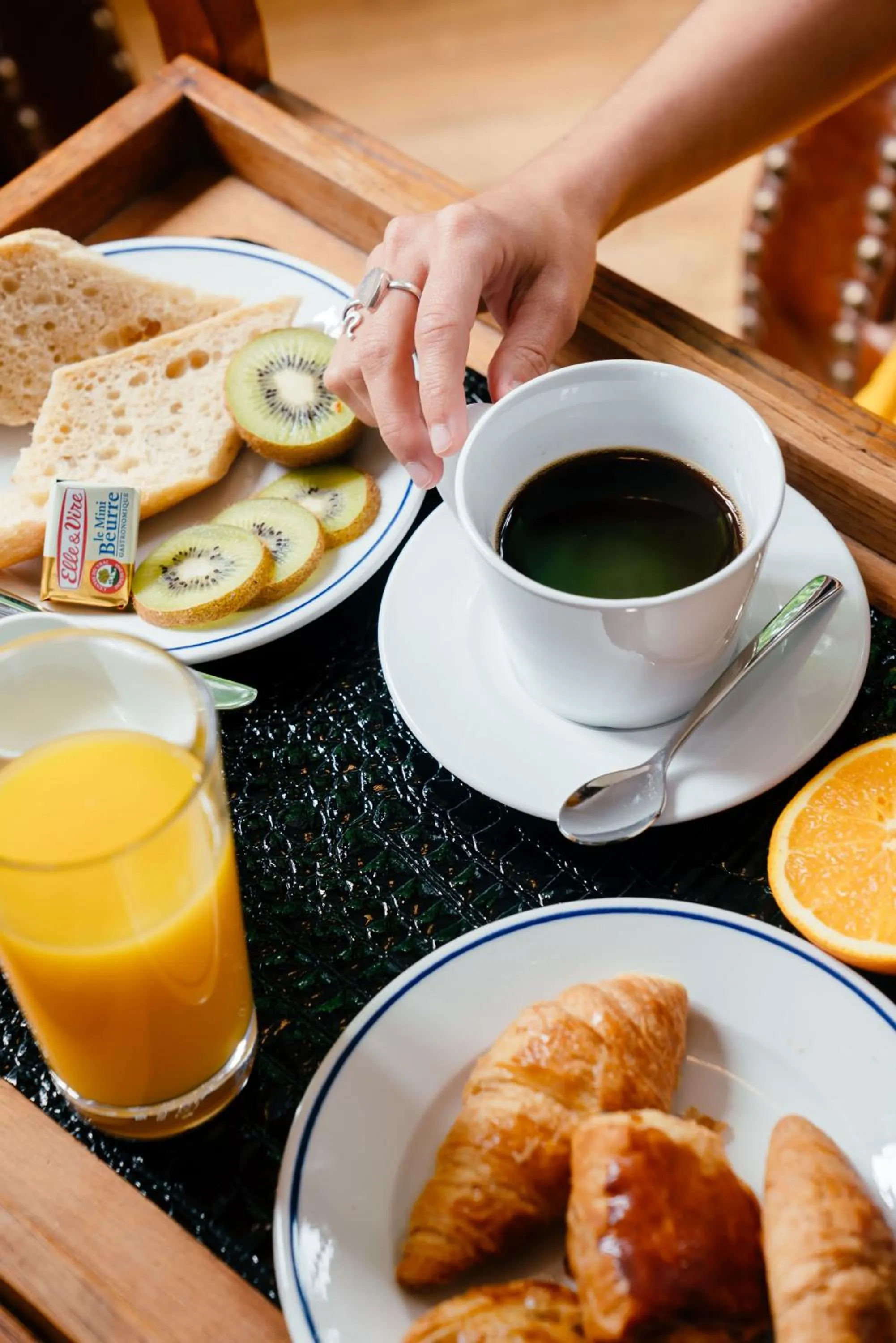 Food and drinks in Le Manoir d'Agnès Logis hôtel restaurant