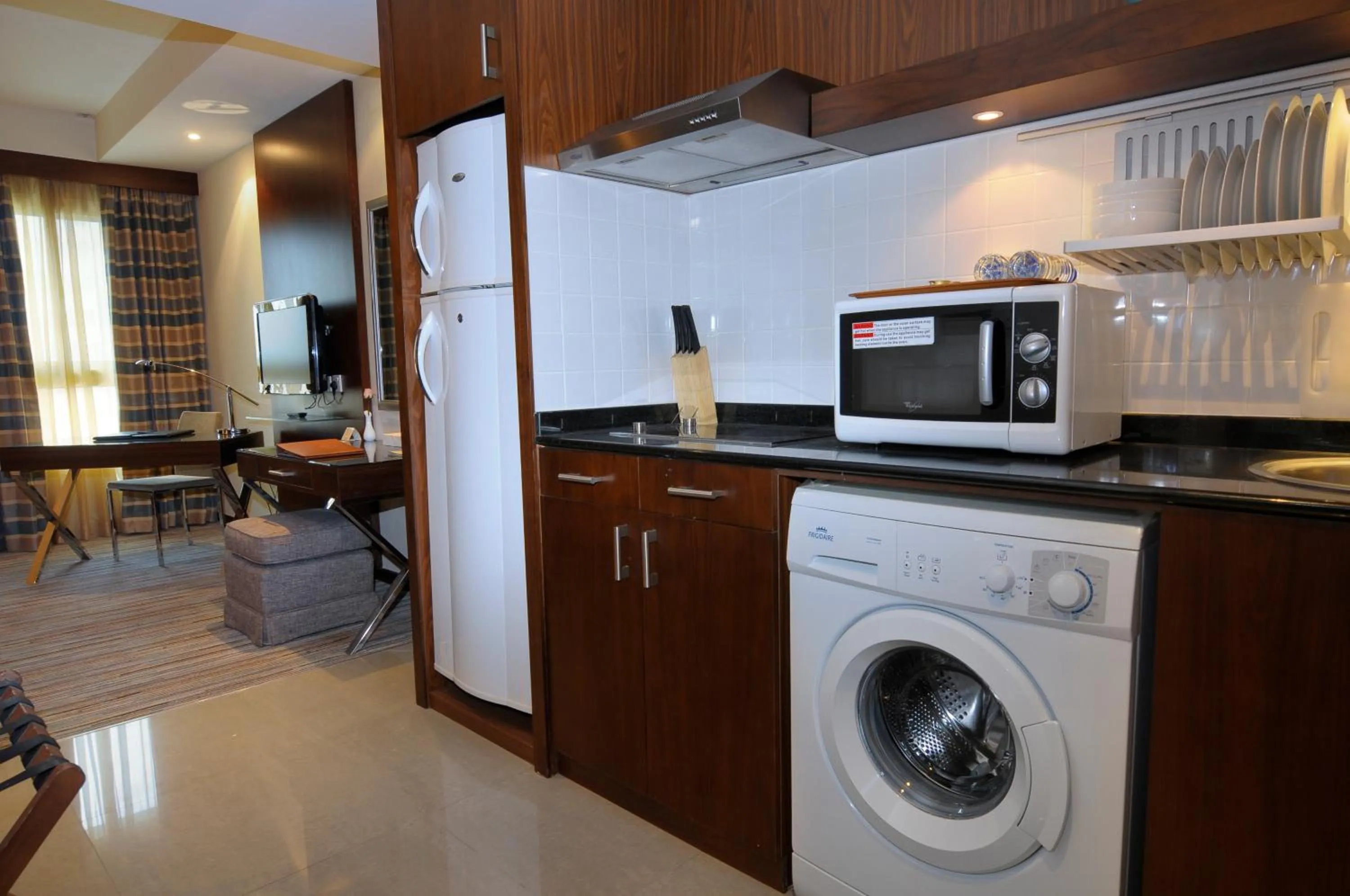 Kitchen or kitchenette in Phoenix Plaza Hotel Apartments