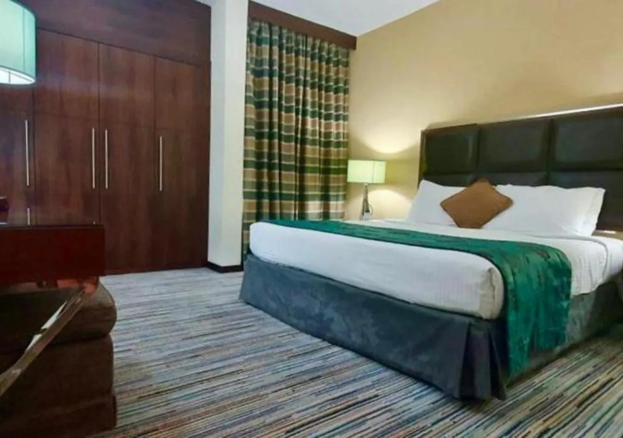 Bedroom, Bed in Phoenix Plaza Hotel Apartments