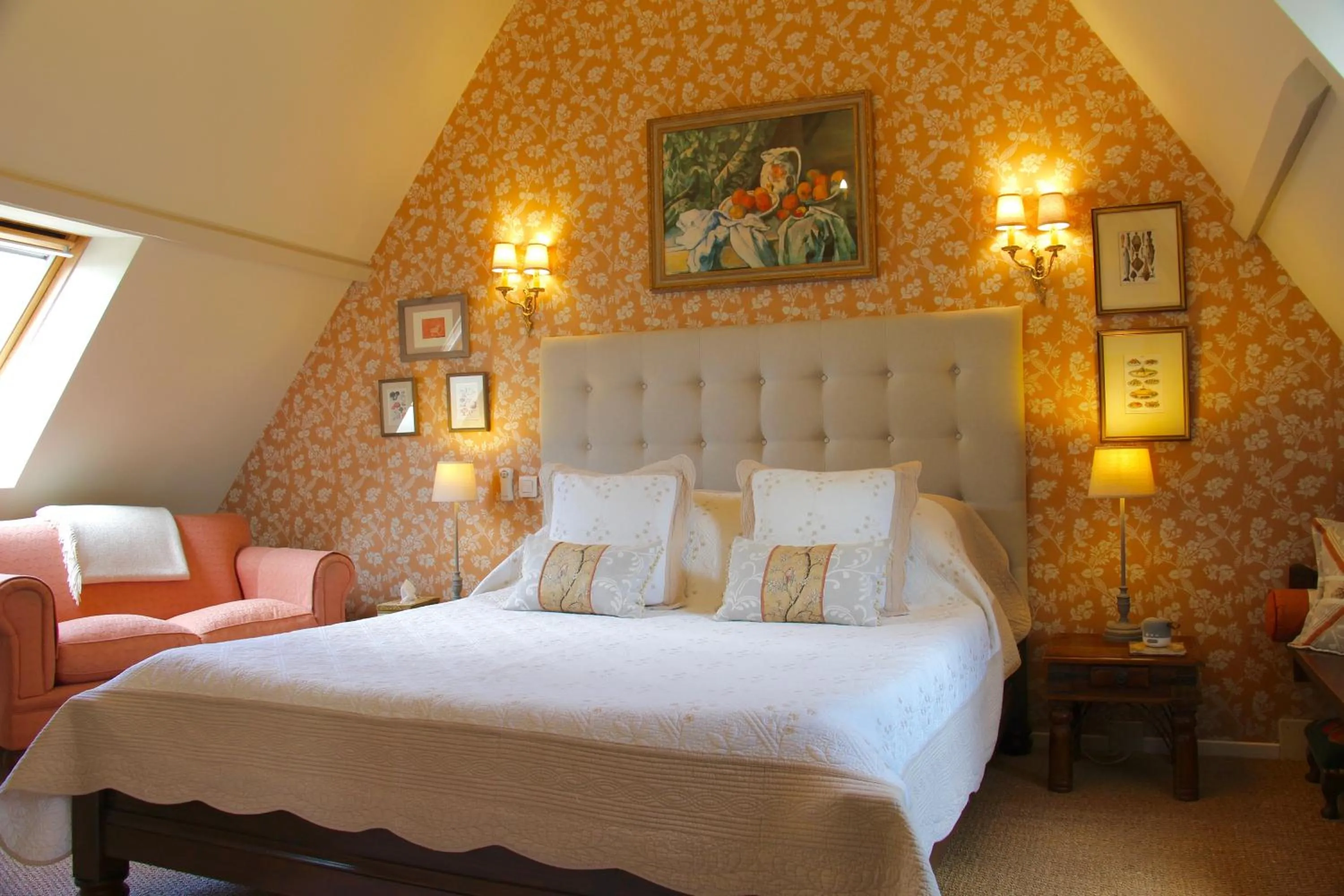 Photo of the whole room, Bed in La Métairie des Songes