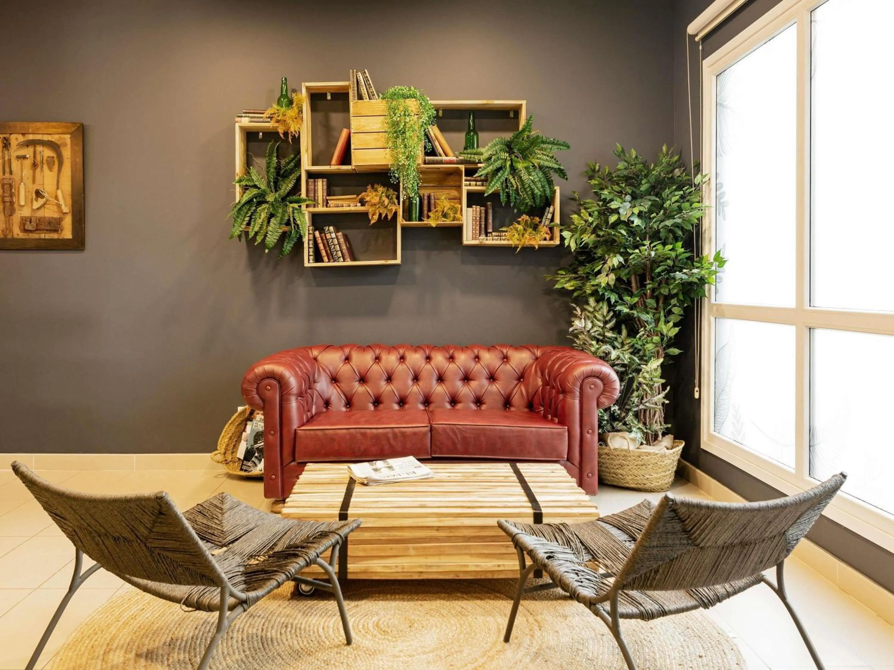 Property building in Ibis Oviedo