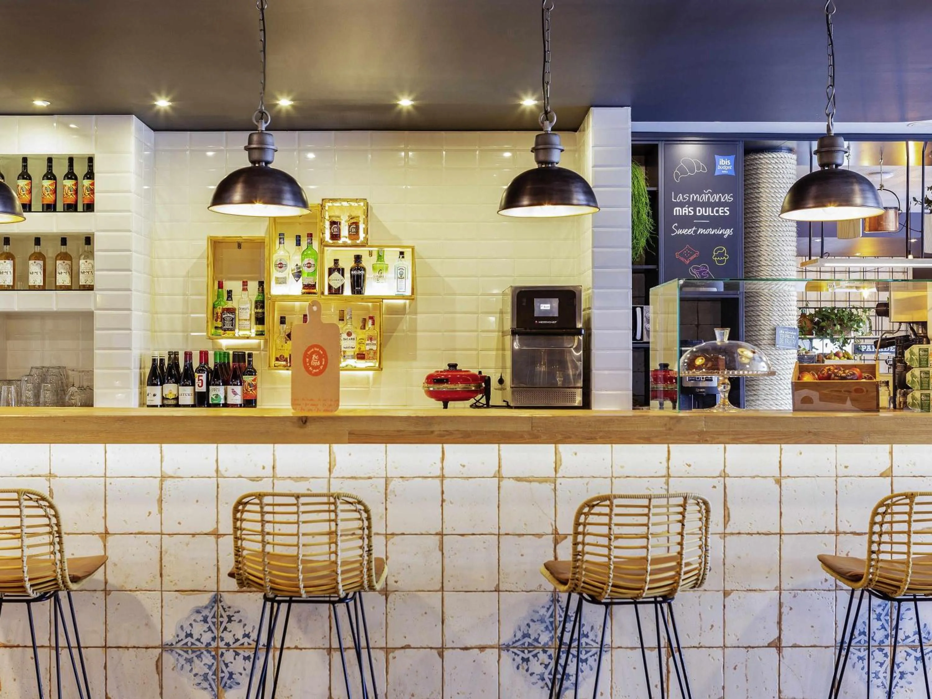 Restaurant/places to eat in Ibis Oviedo