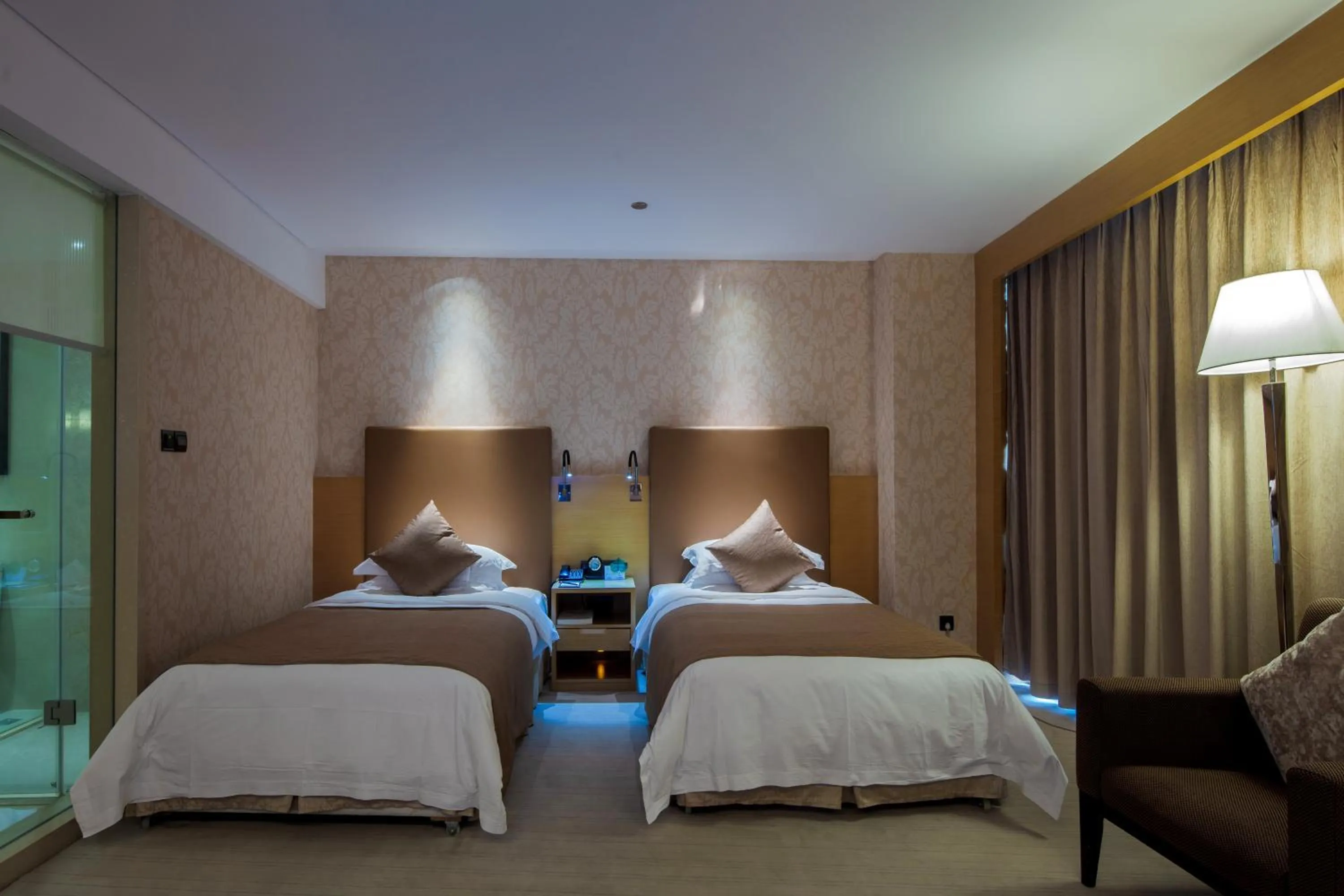 Bed in Wudang International Hotel