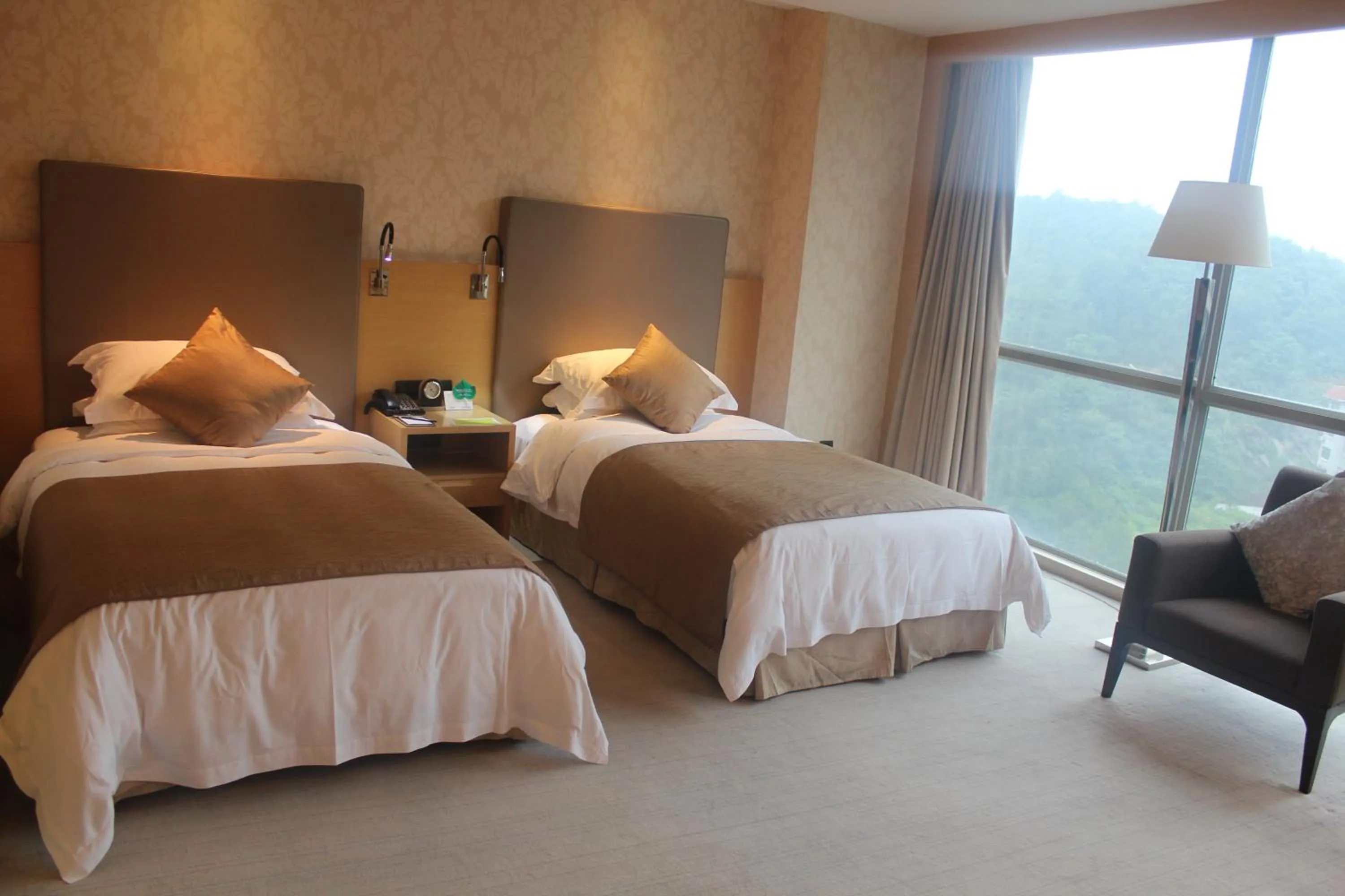 Bed in Wudang International Hotel