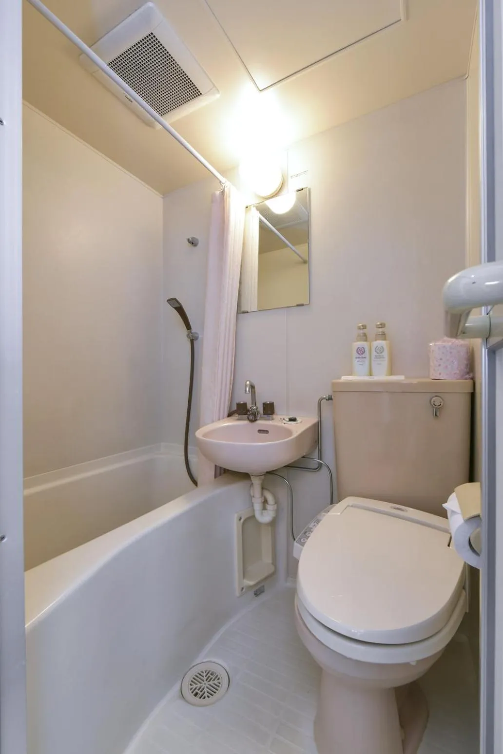 Shower in Refre Forum