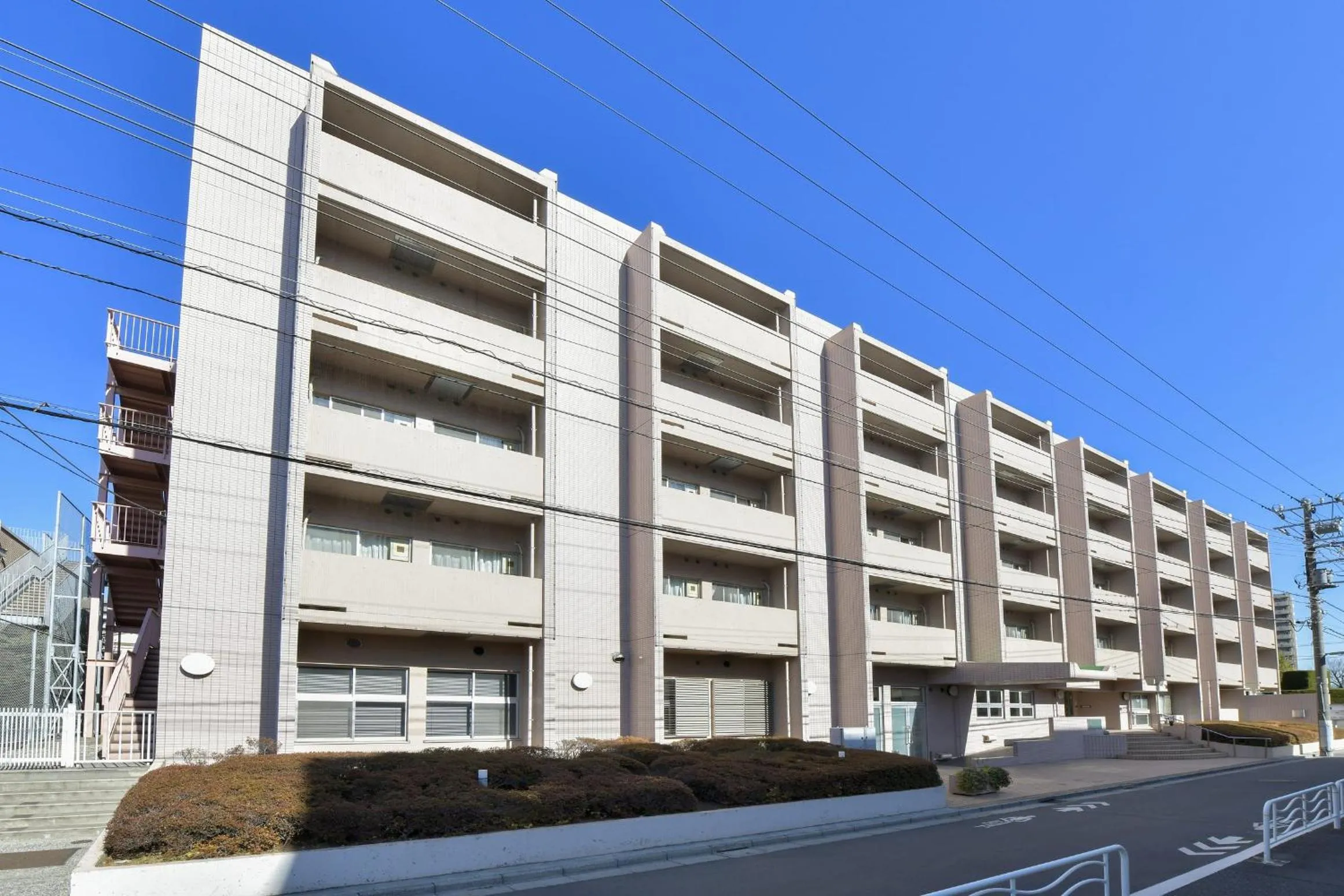 Property building in Refre Forum