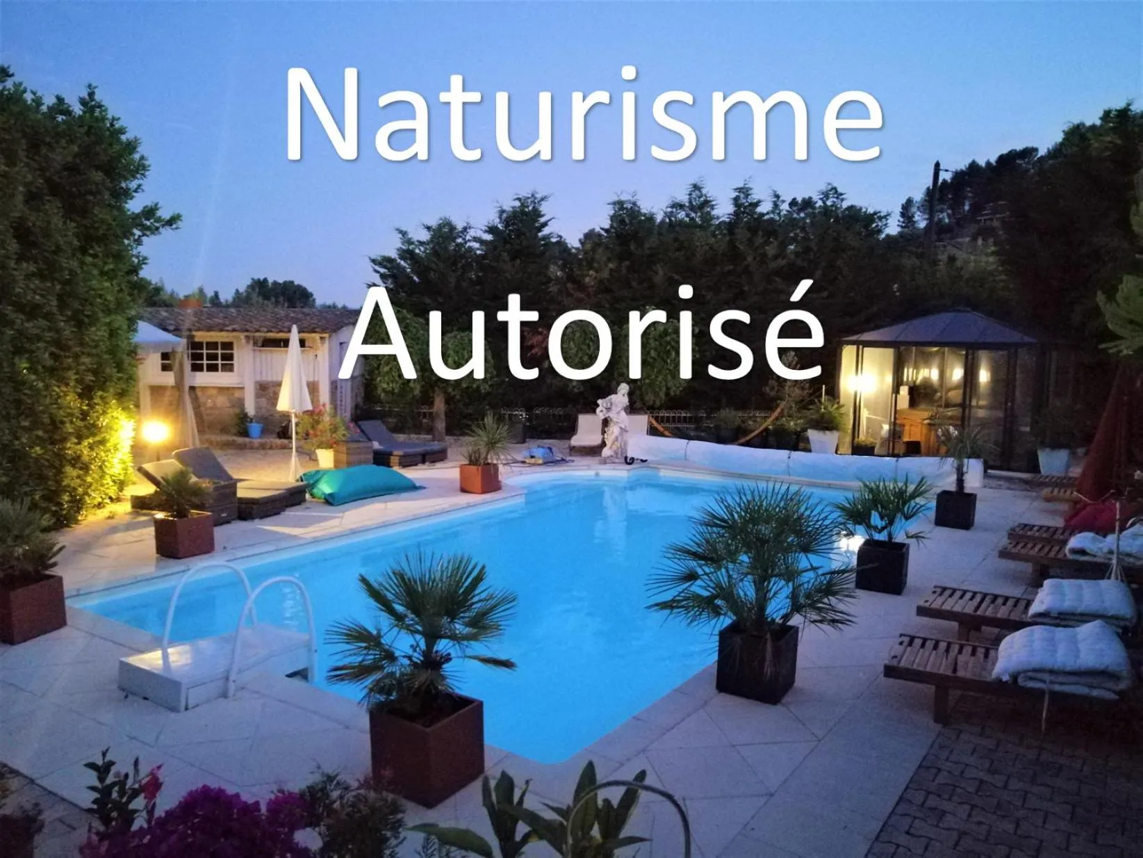 Swimming pool in La Bergerie Du Moulin