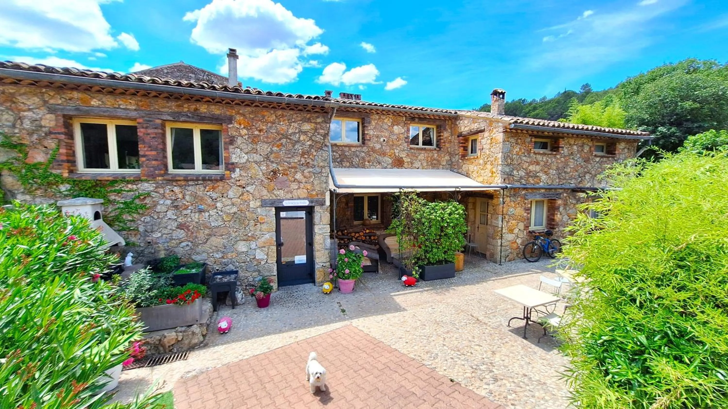 Property building in La Bergerie Du Moulin