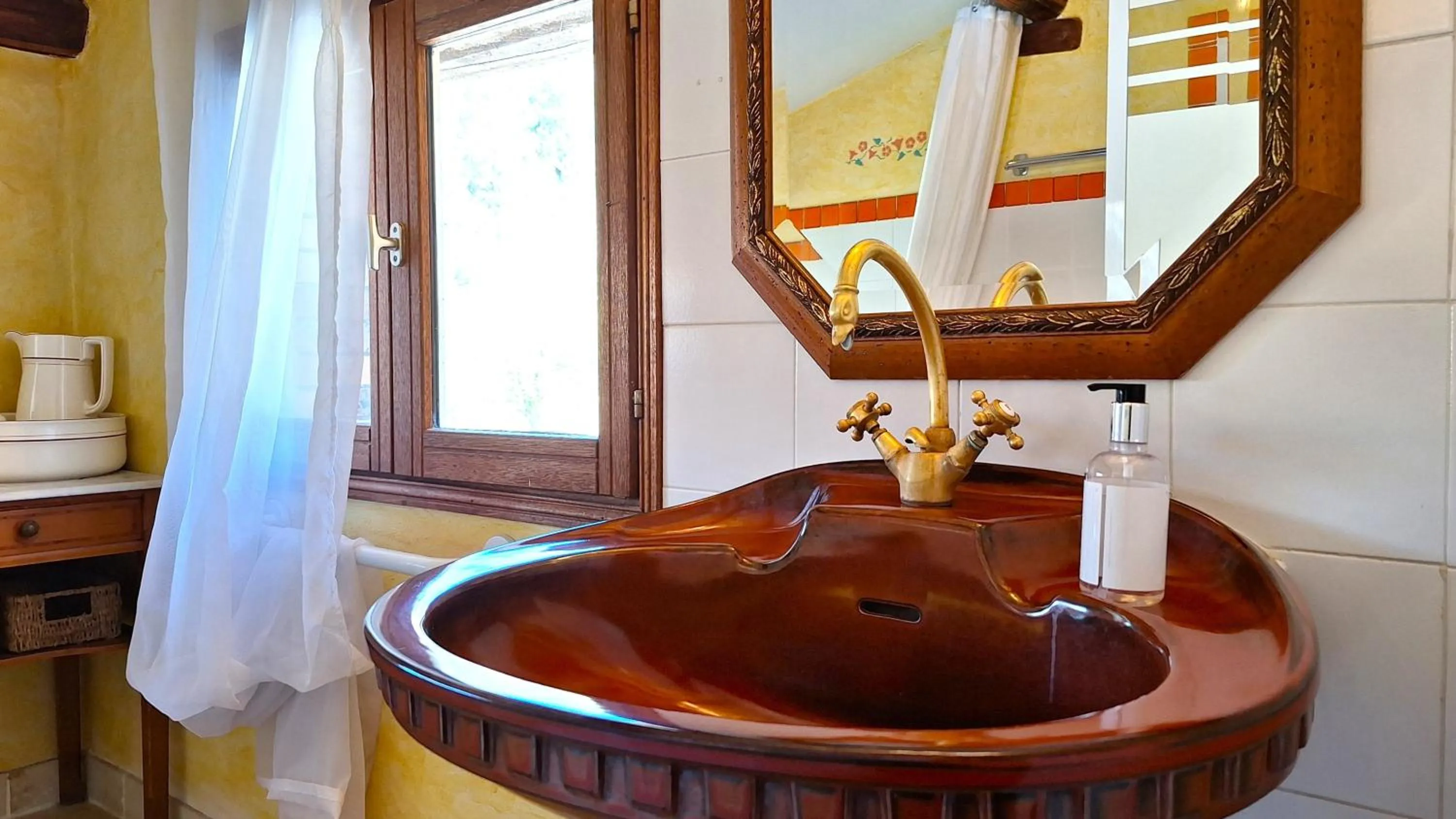 Bathroom in La Bergerie Du Moulin