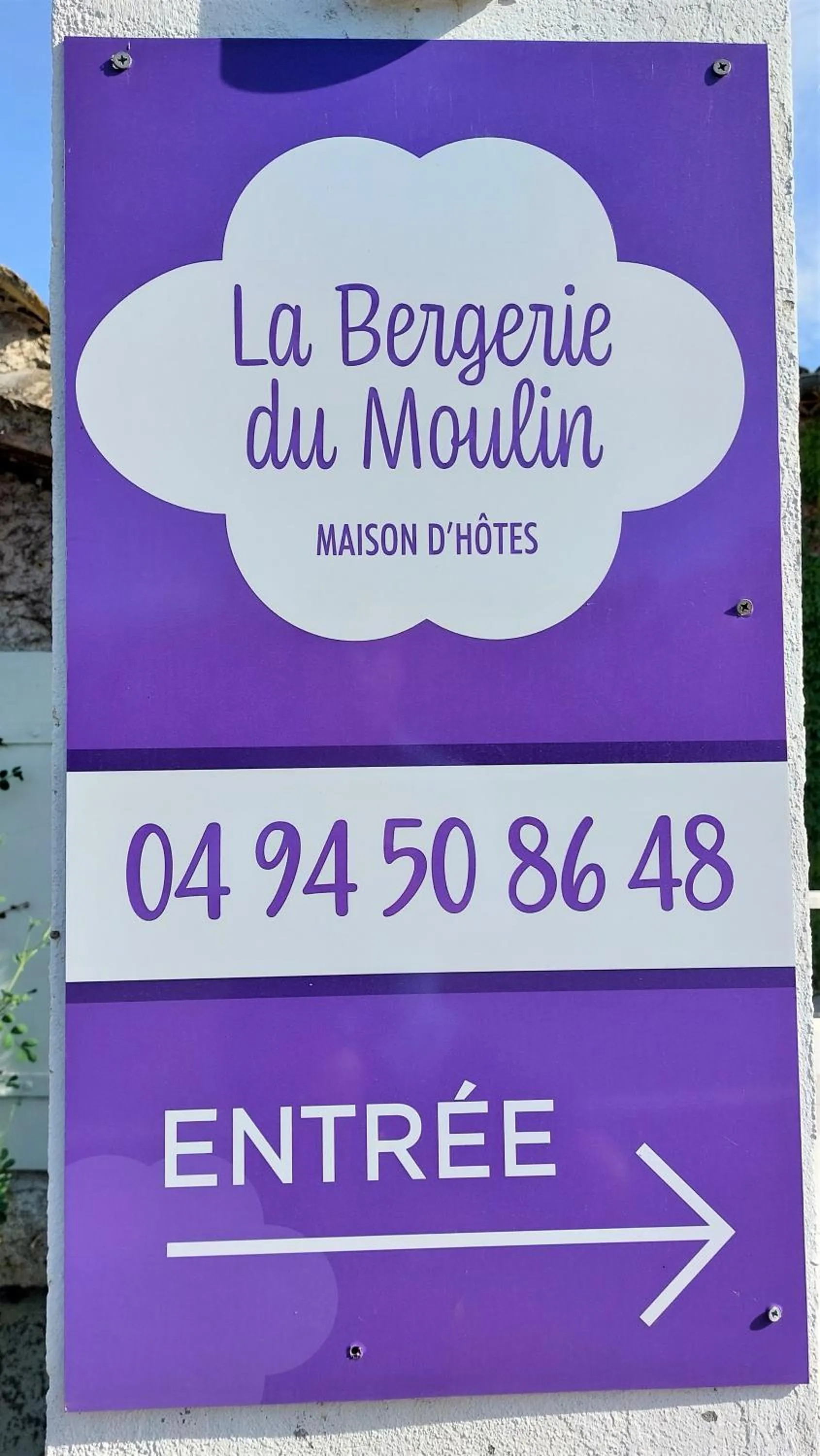 Parking in La Bergerie Du Moulin