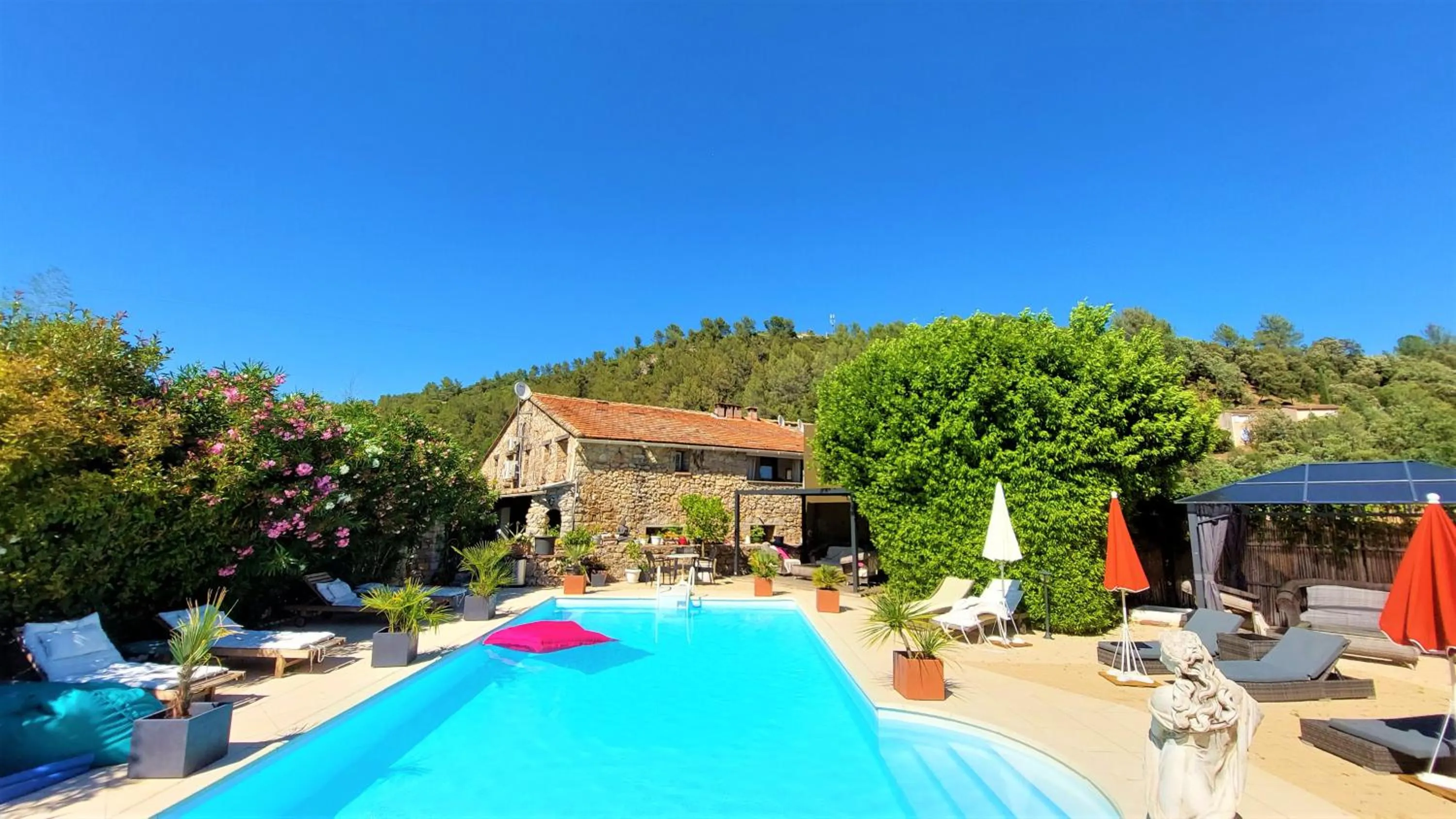Property building in La Bergerie Du Moulin