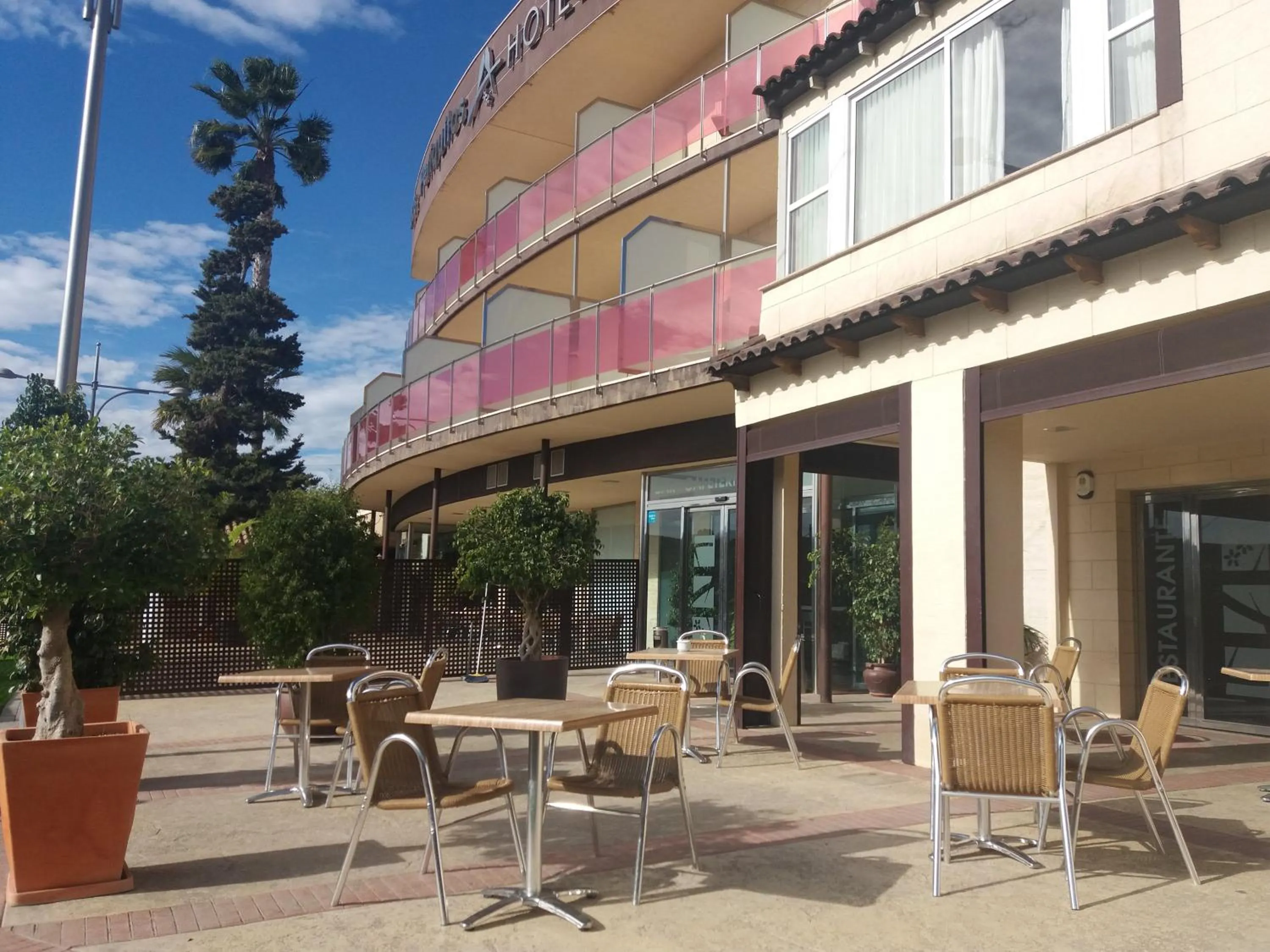 Facade/entrance in Hospedium Hotel Los Periquitos