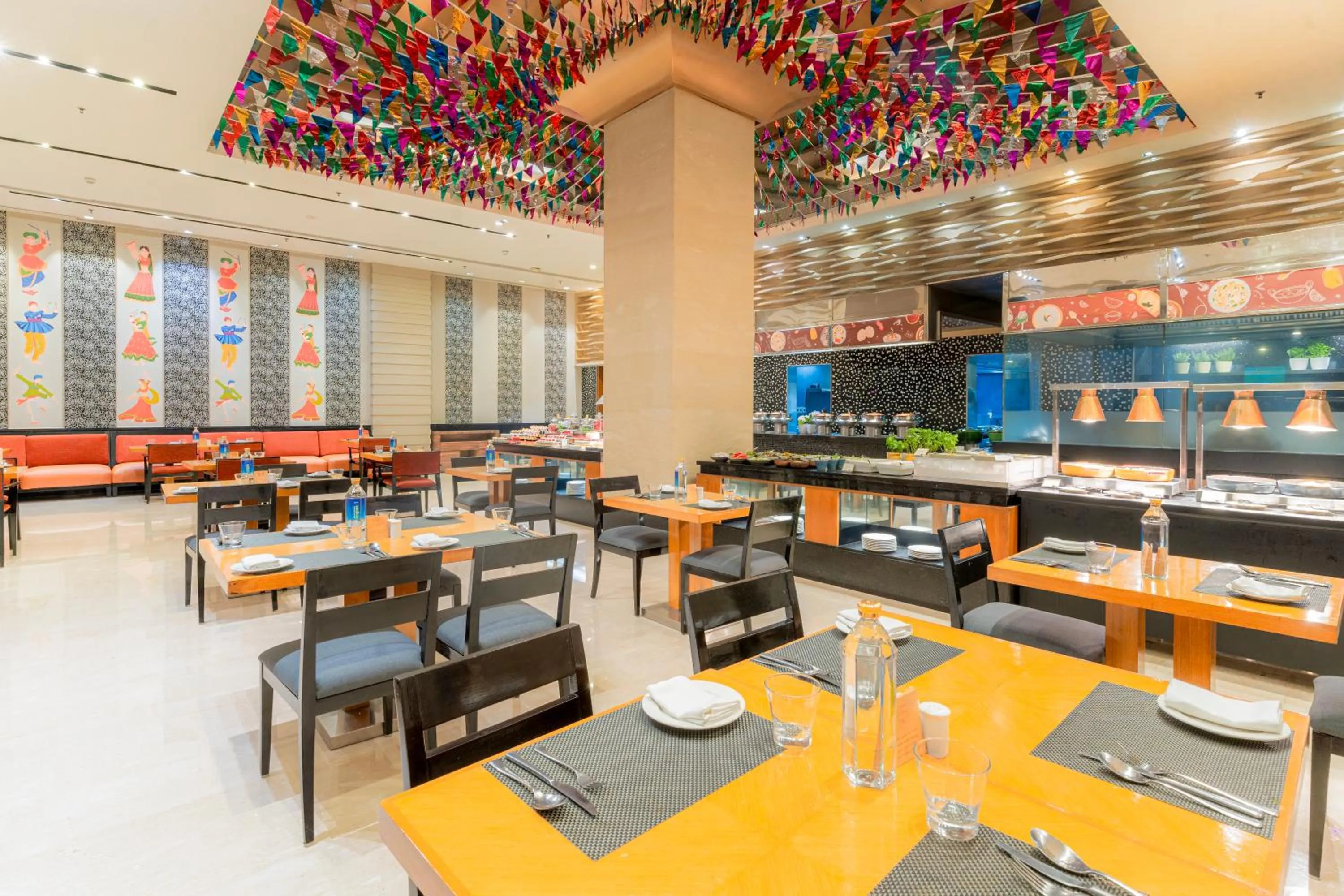 Restaurant/places to eat in Courtyard by Marriott Hyderabad