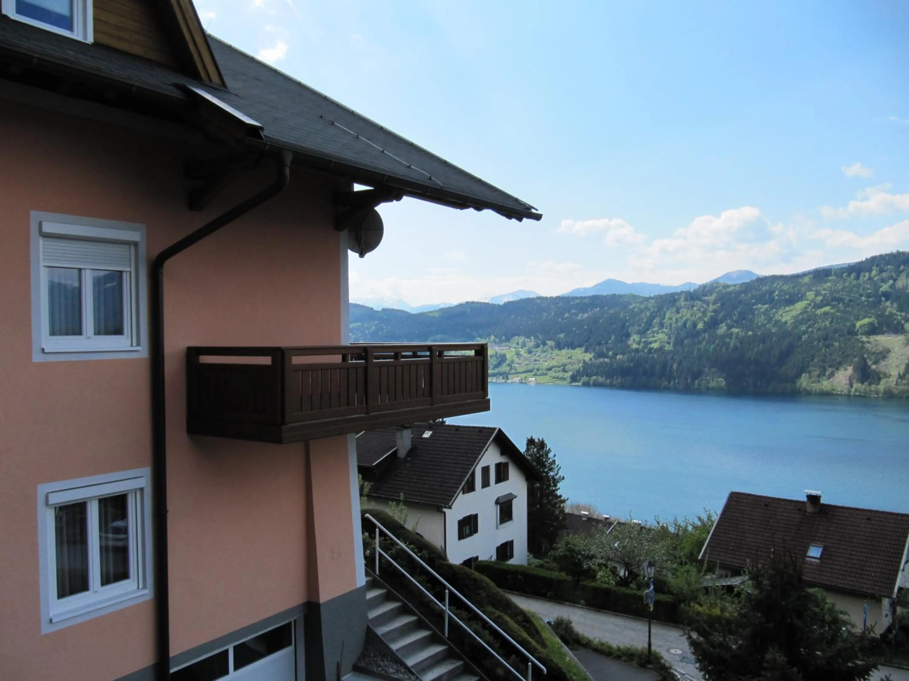 Property building in Haus Kraller-Urlaub mit Seeblick