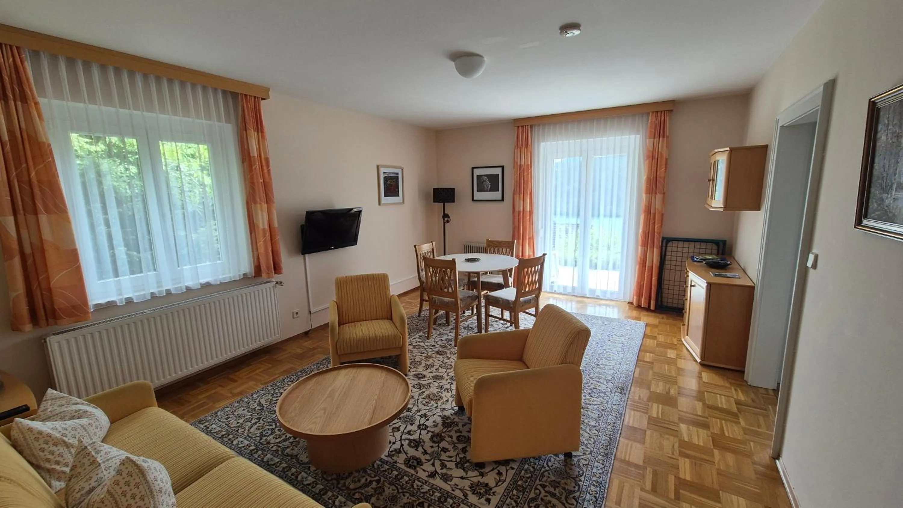 Living room in Haus Kraller-Urlaub mit Seeblick
