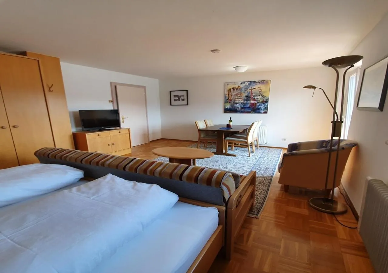 Living room, Bed in Haus Kraller-Urlaub mit Seeblick