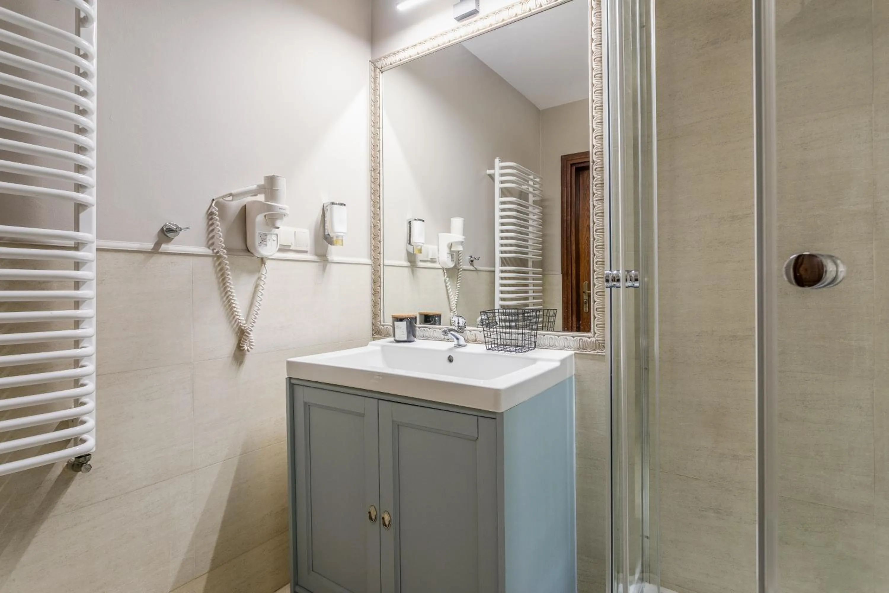 Shower in Aparthotel Pergamin