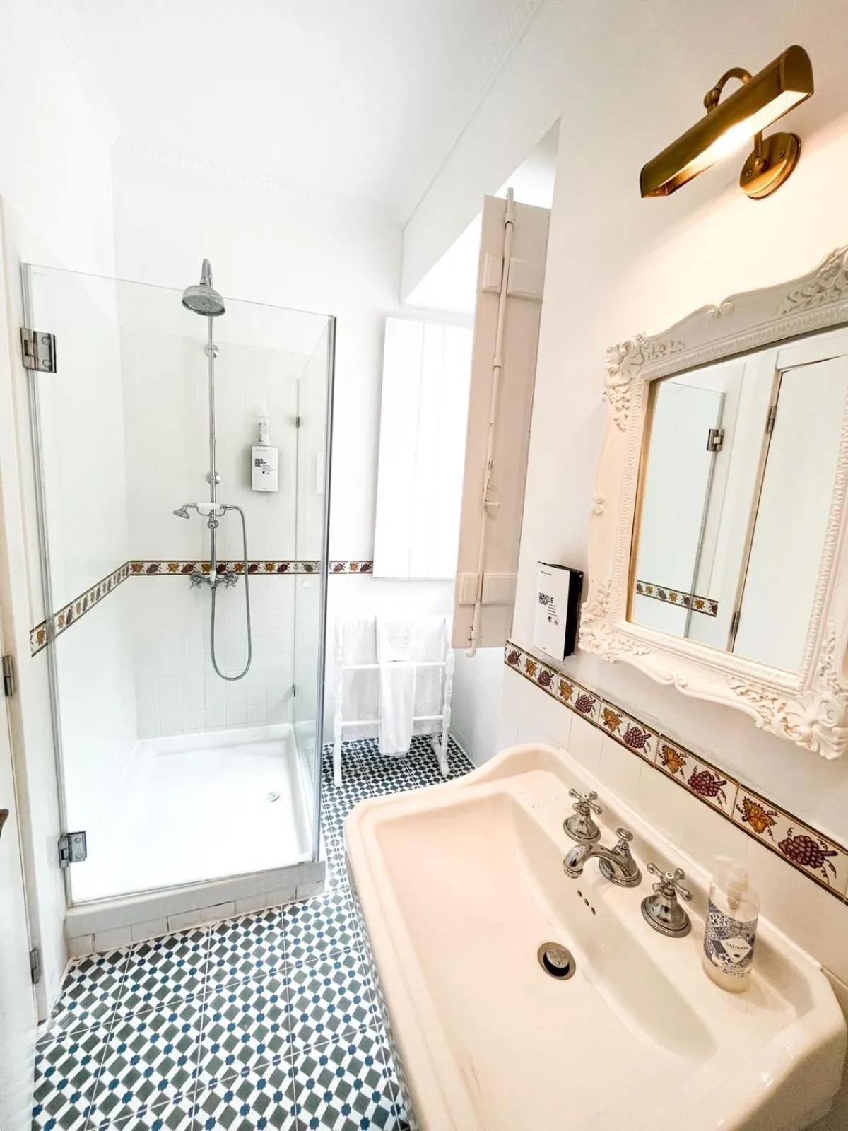 Bathroom in Casa do Vinho Sintra Guest House