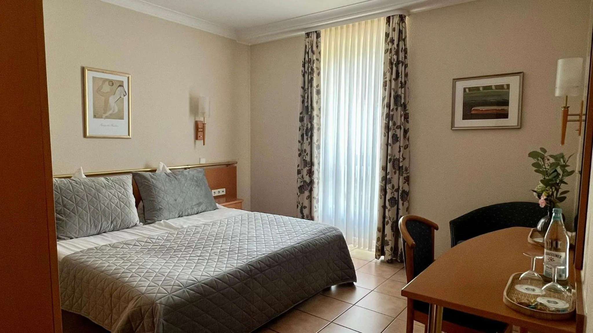 Bedroom, Bed in Hotel Victoria