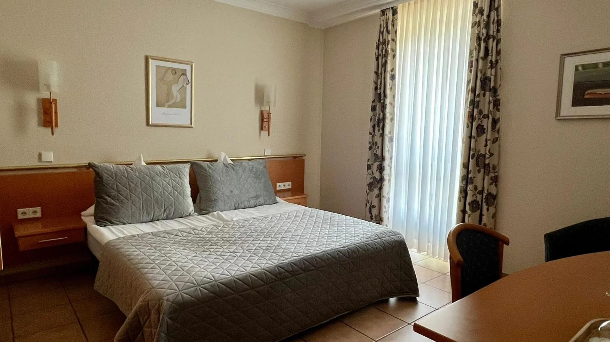 Bed in Hotel Victoria