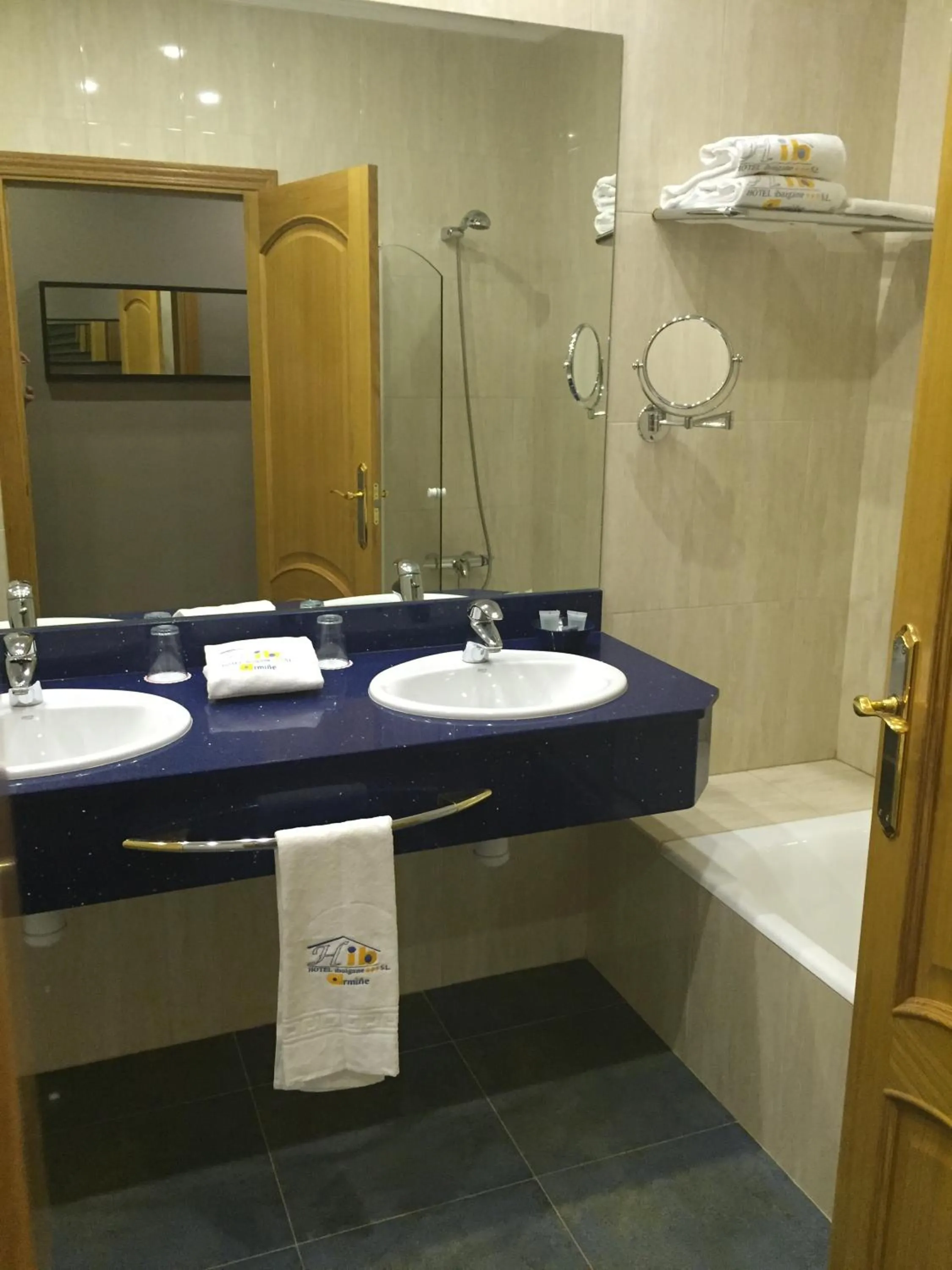 Bathroom in Hotel Armiñe