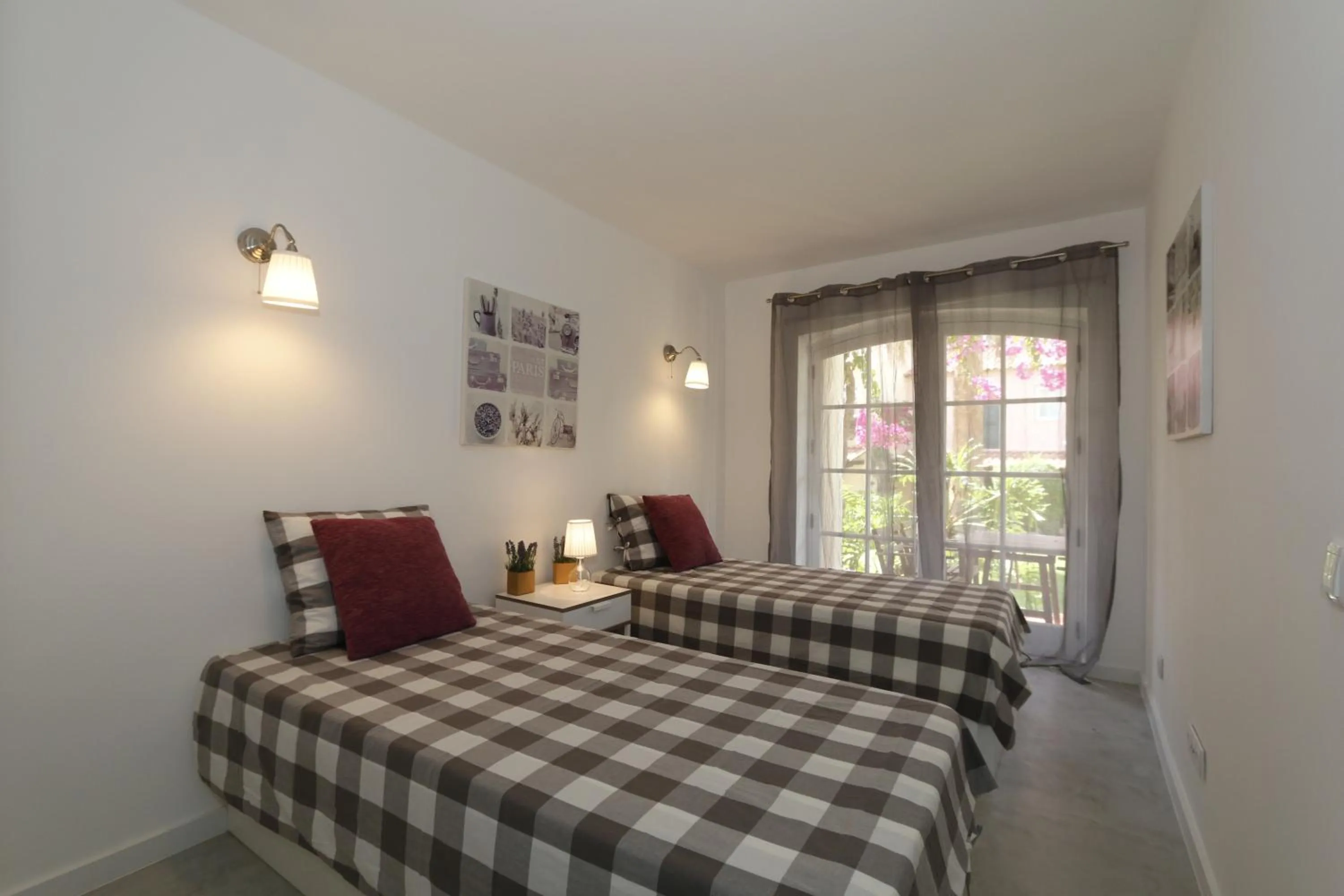 Bed in The Old Village, Prestige and Solar by Village 4U