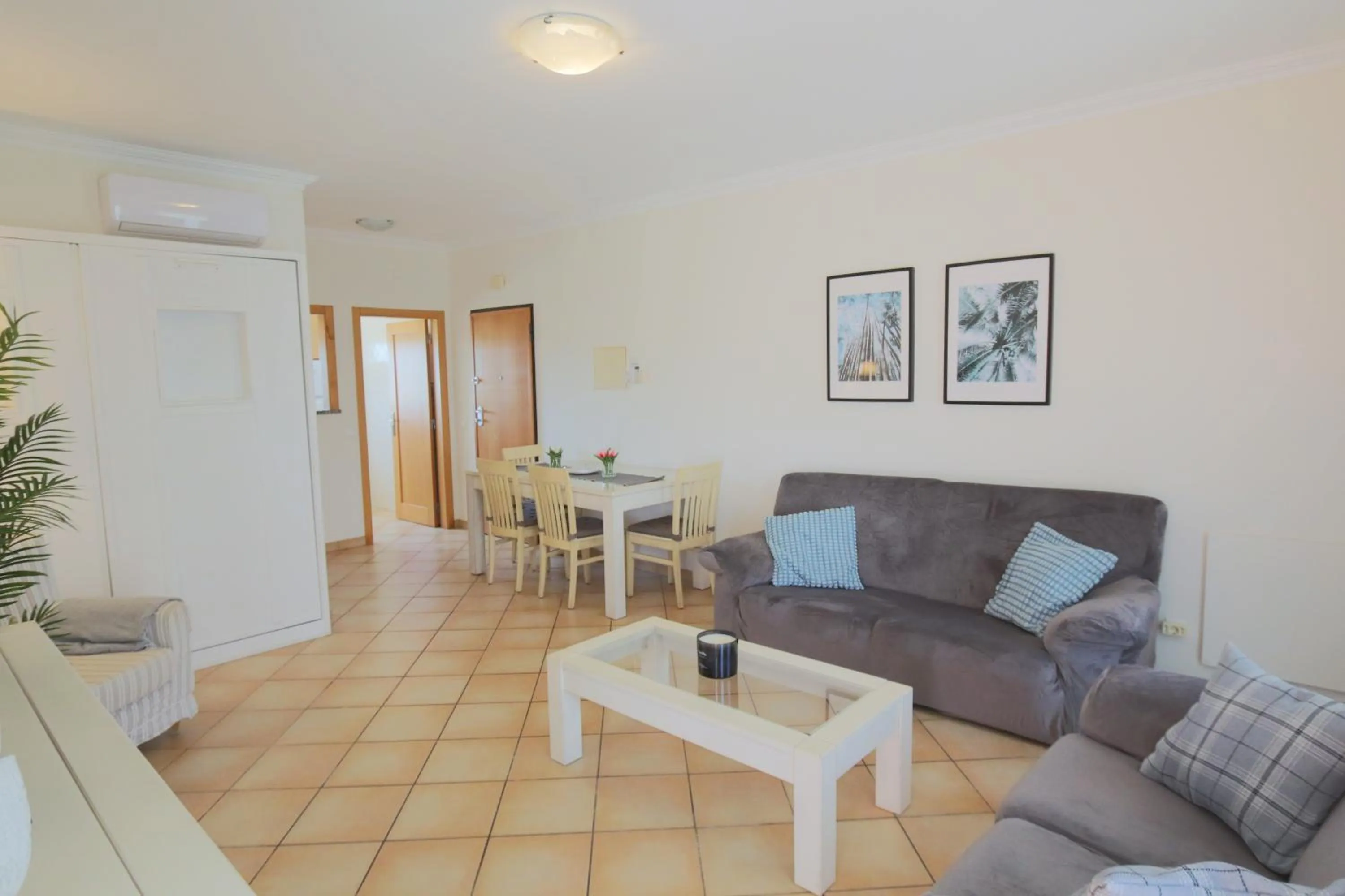 Living room in The Old Village, Prestige and Solar by Village 4U