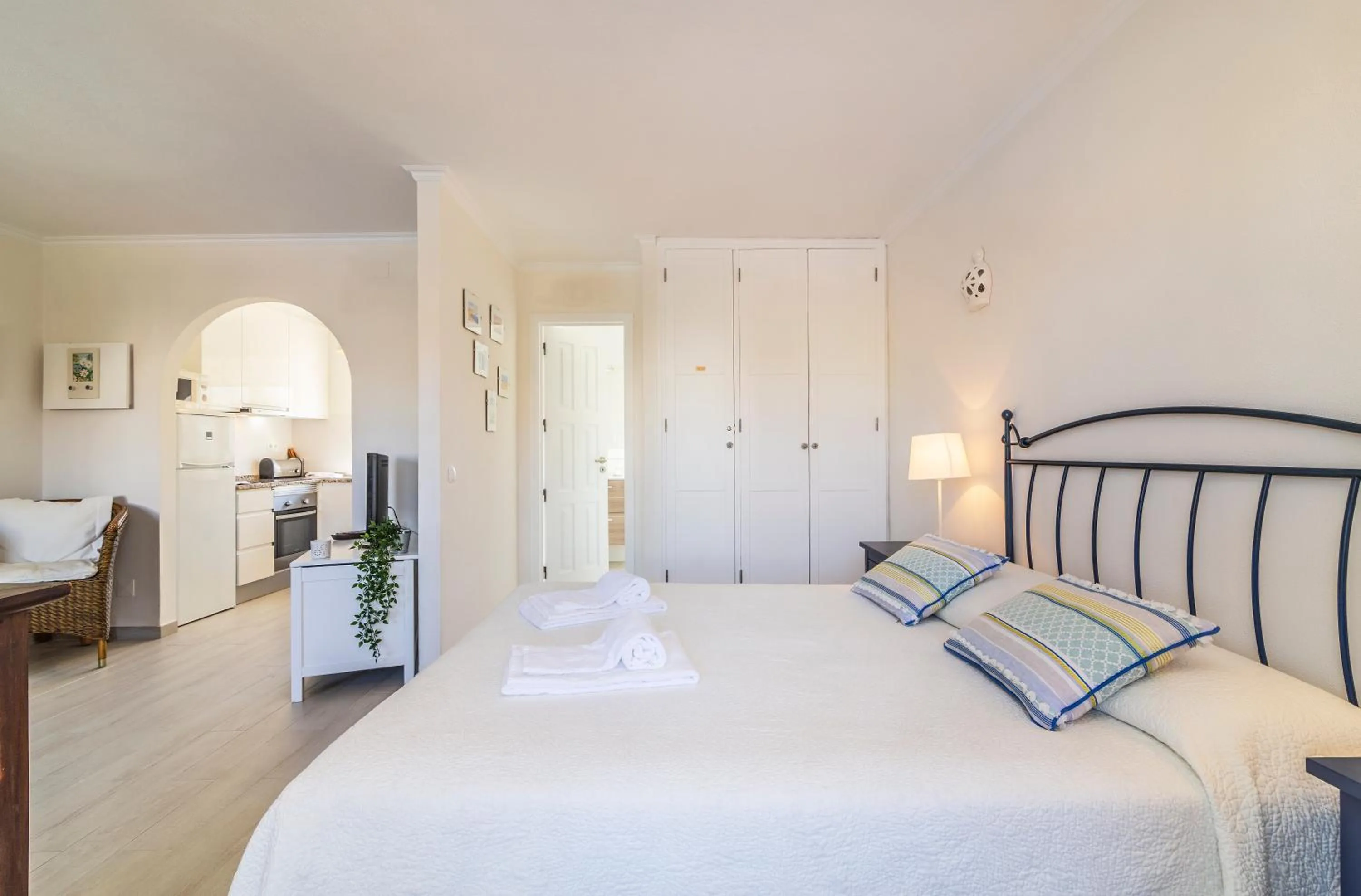 Bed in The Old Village, Prestige and Solar by Village 4U