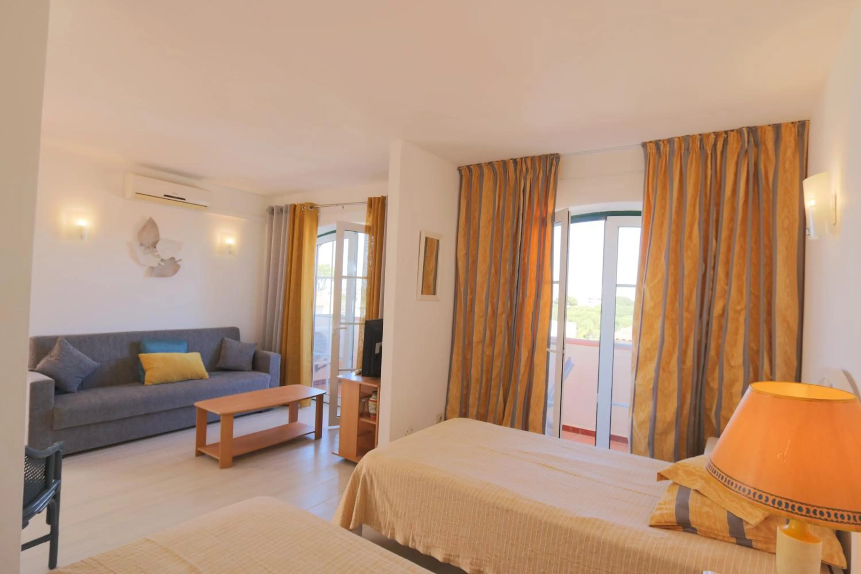 Living room, Bed in The Old Village, Prestige and Solar by Village 4U