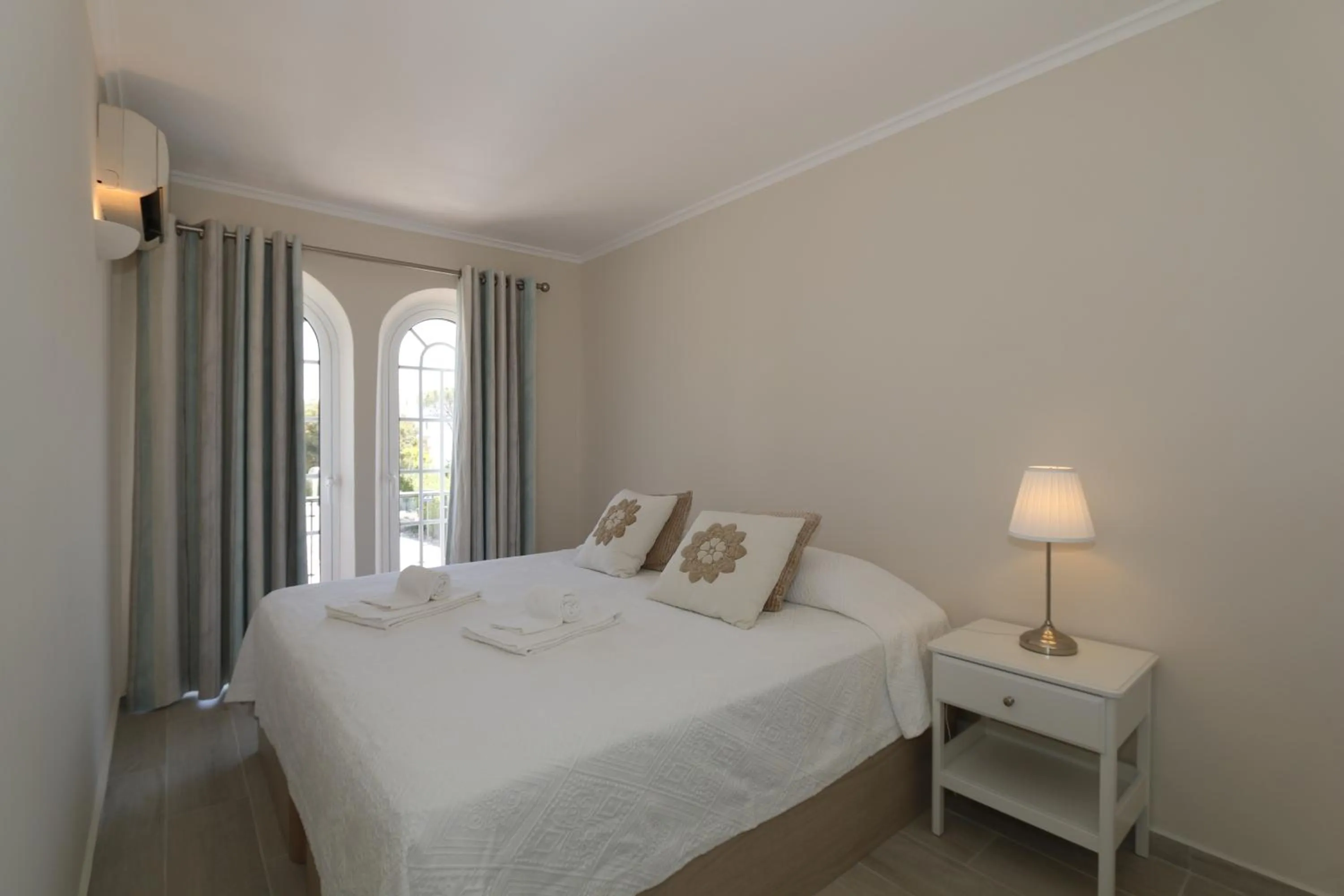 Bed in The Old Village, Prestige and Solar by Village 4U