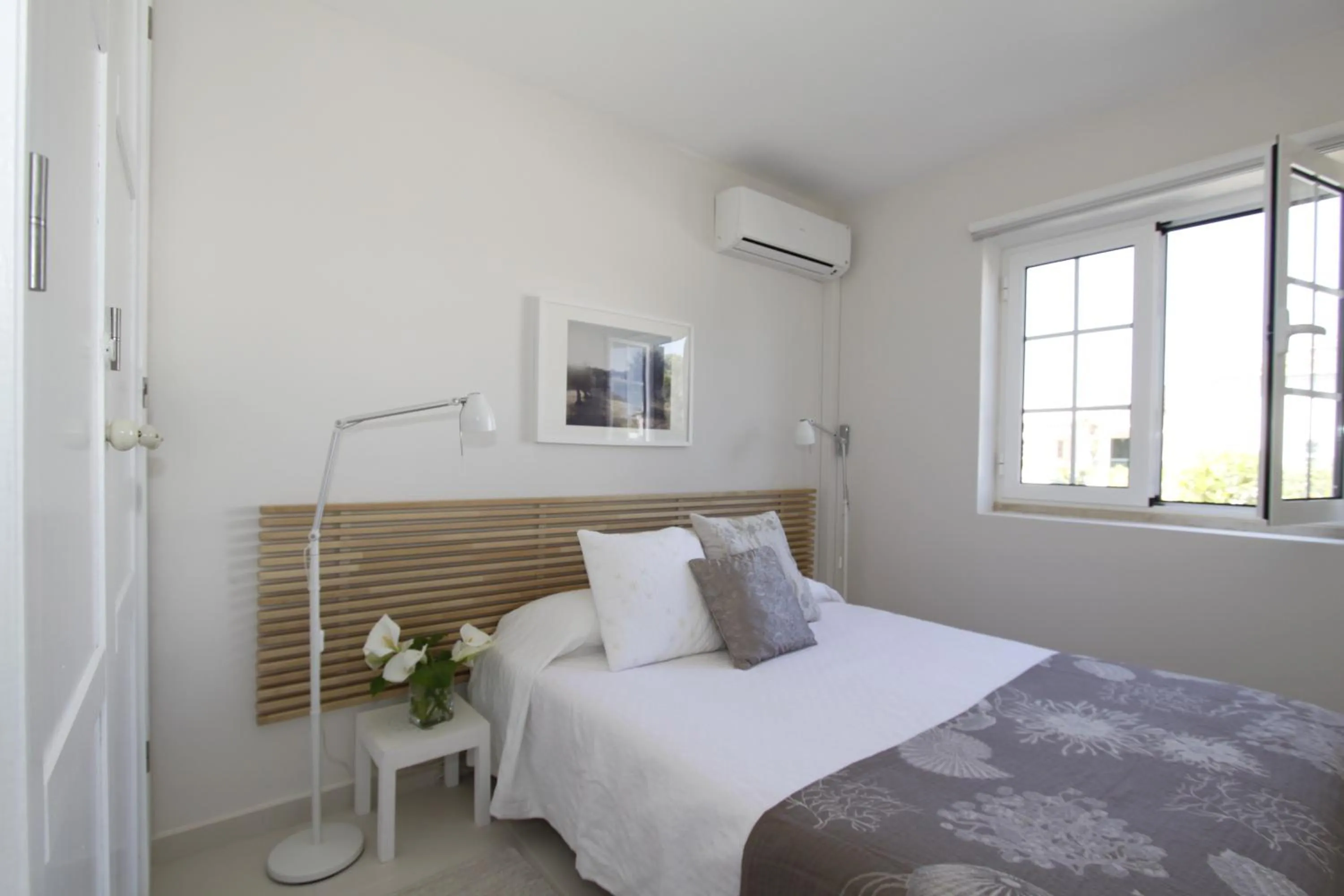 Bed in The Old Village, Prestige and Solar by Village 4U