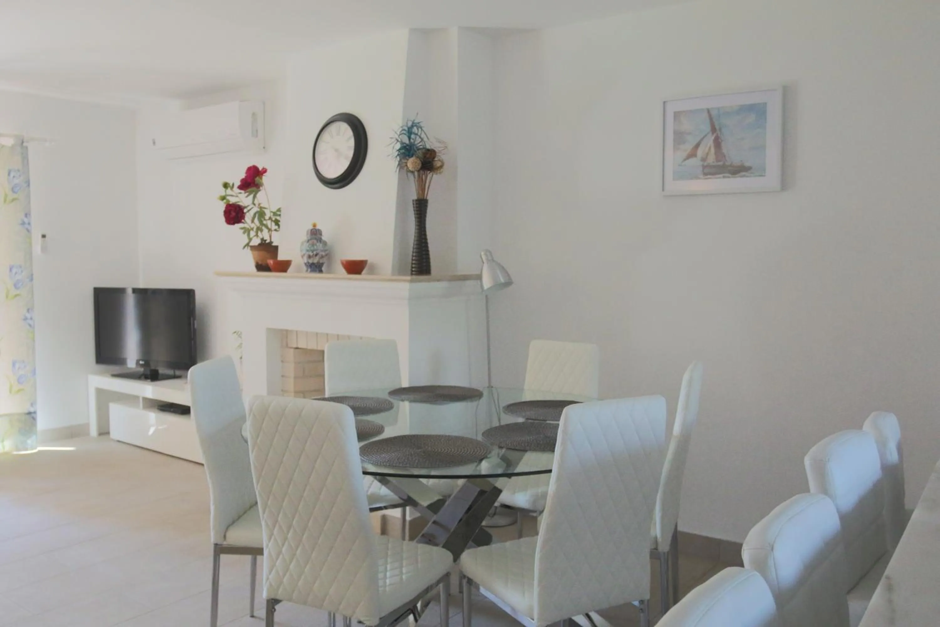 Living room in The Old Village, Prestige and Solar by Village 4U