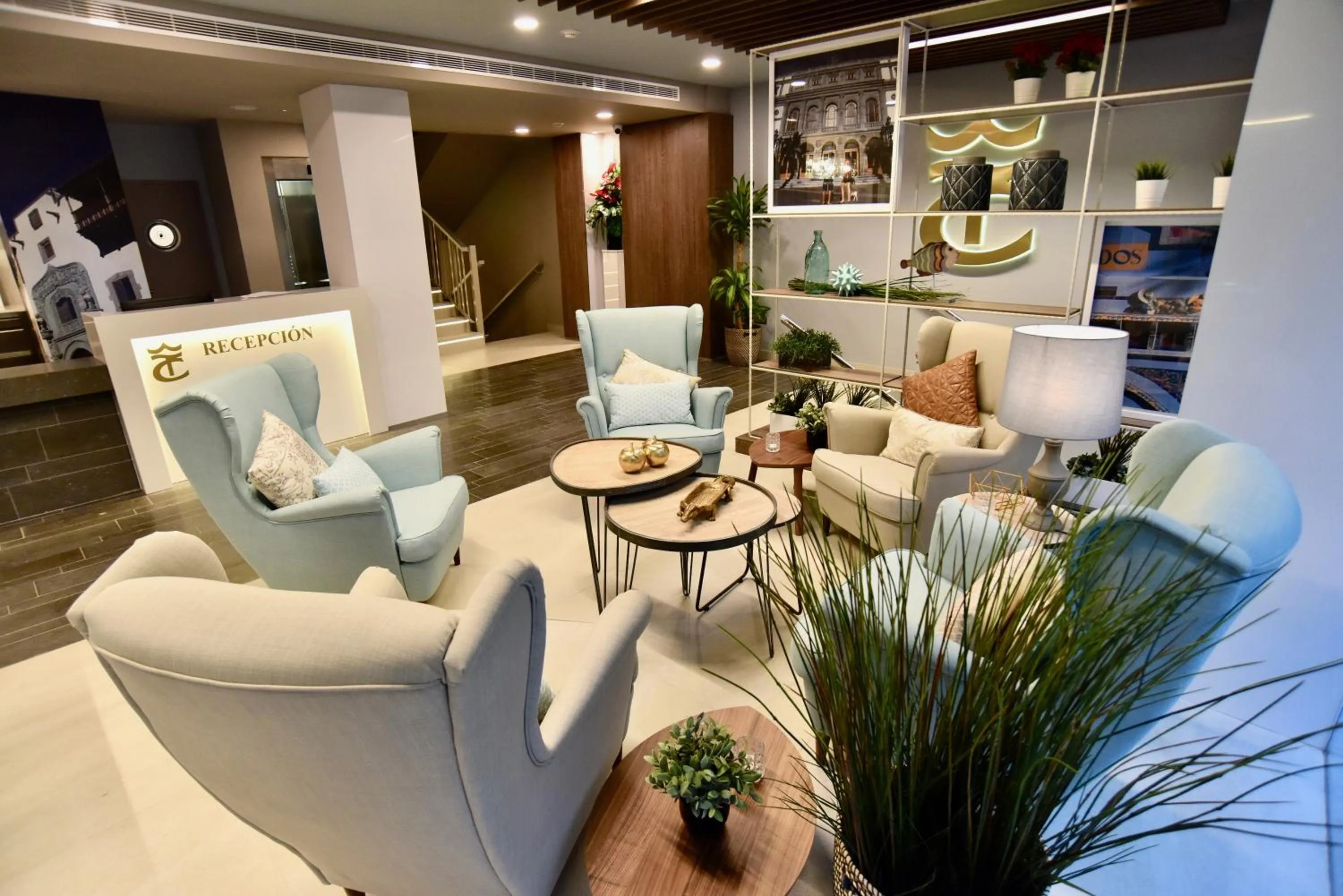 Lounge or bar in TC Hotel Doña Luisa