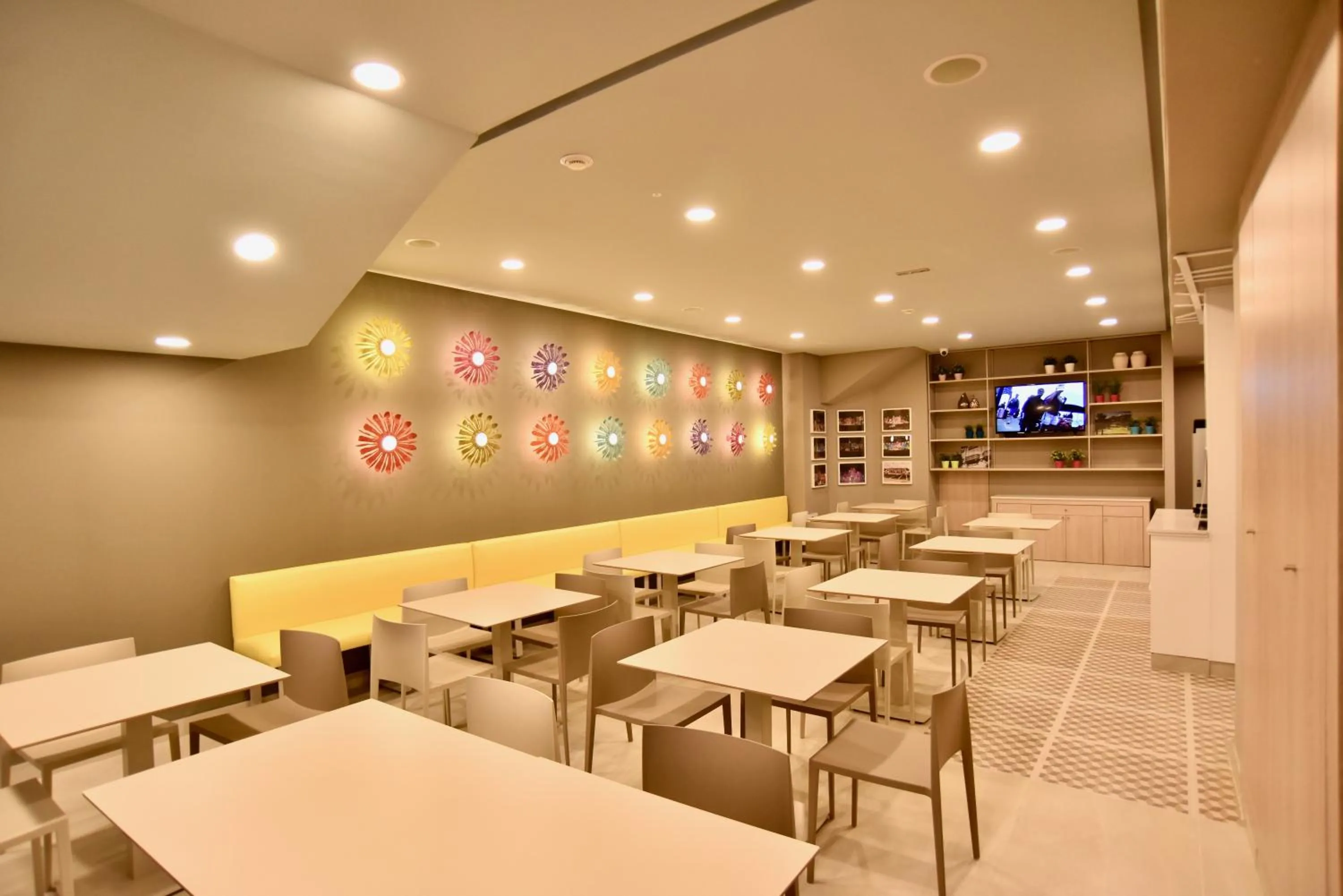 Dining area in TC Hotel Doña Luisa