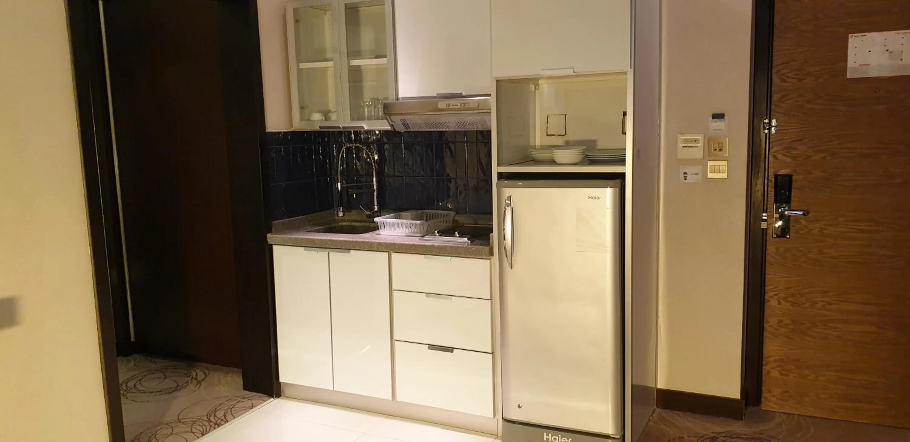 Kitchen or kitchenette in Swiss Flora Inn Hotel Riyadh
