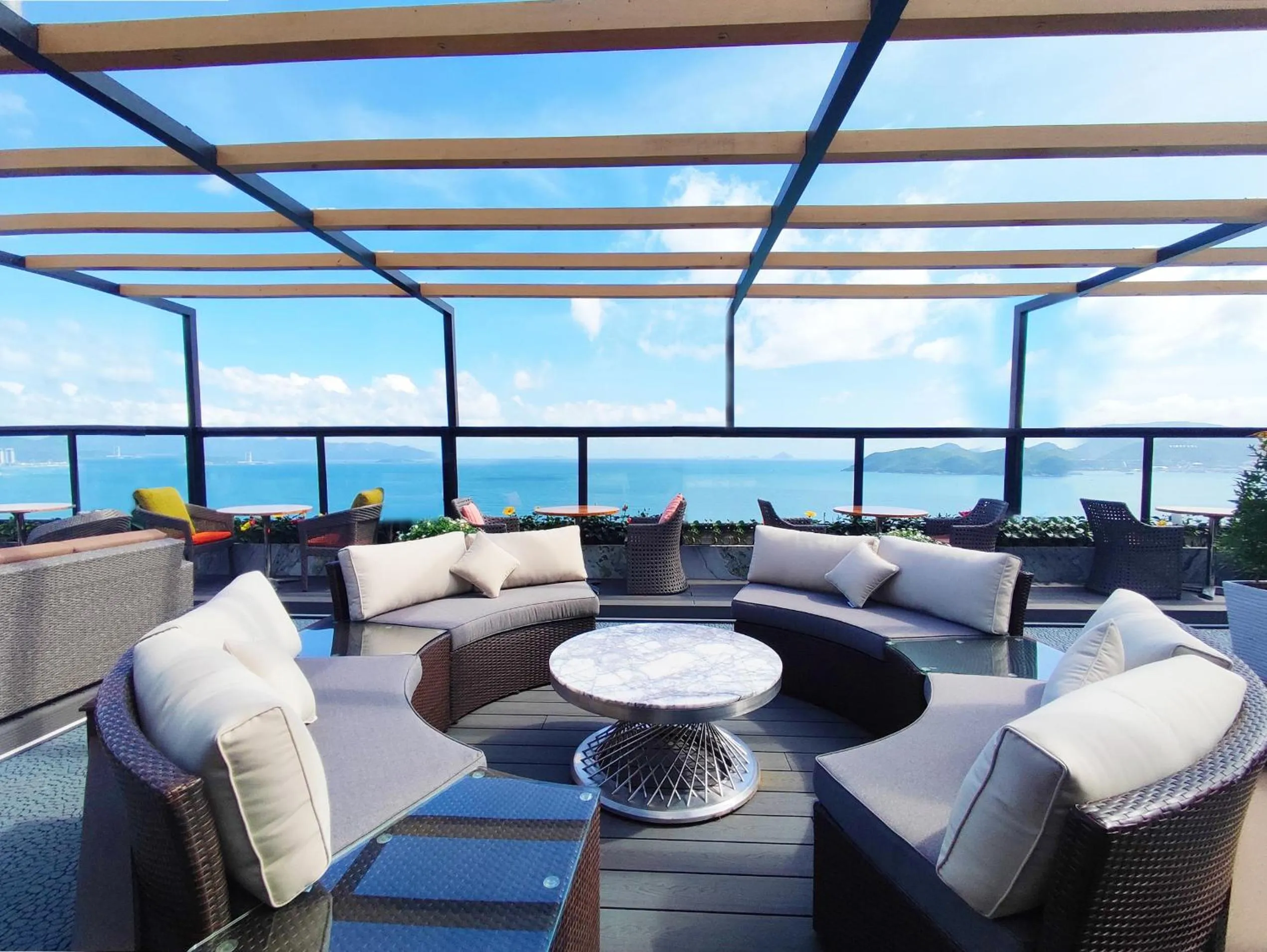 Restaurant/places to eat in Queen Ann Nha Trang Hotel