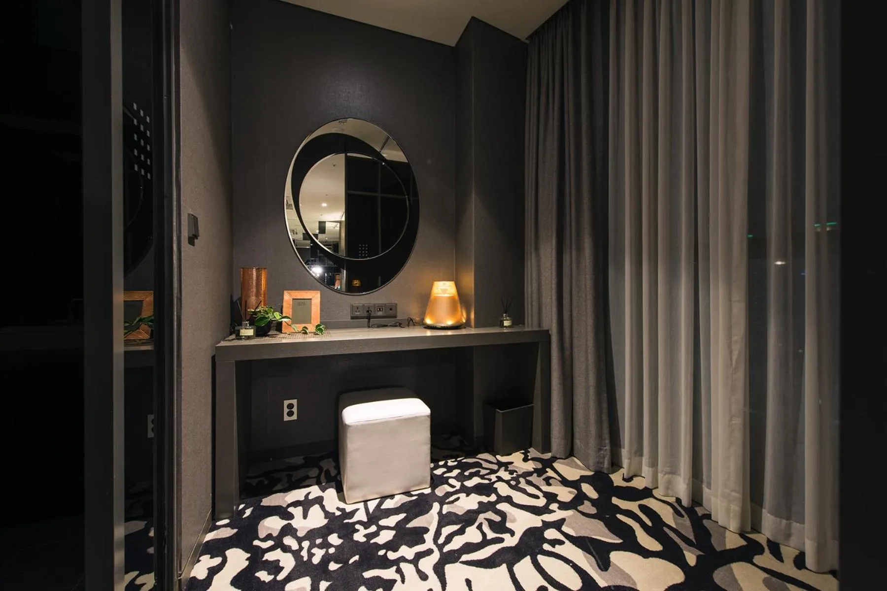 Bed in Best Louis Hamilton Hotel Changwon