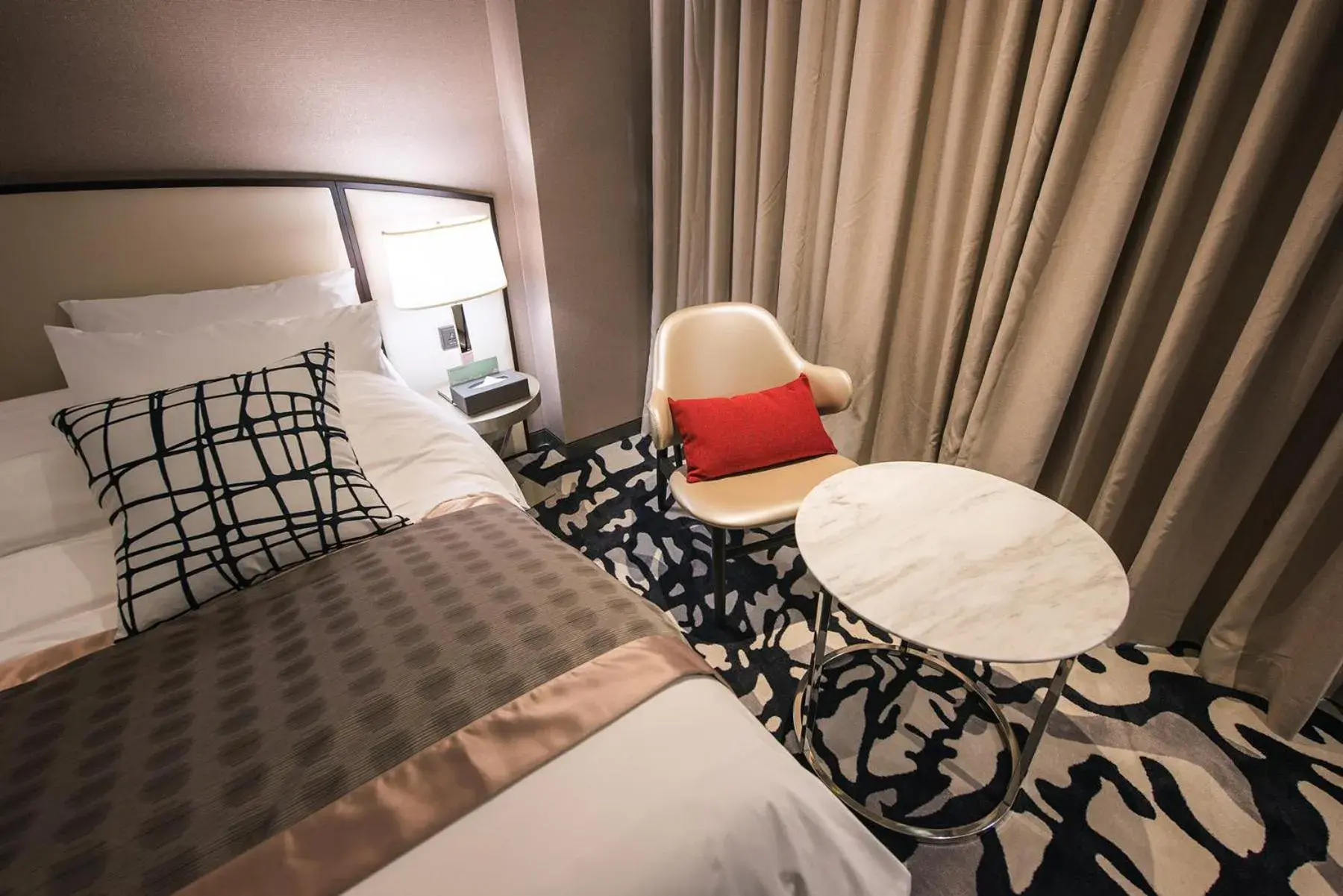 Deluxe Queen Room in Best Louis Hamilton Hotel Changwon Deluxe Queen Room in Best Louis Hamilton Hotel Changwon