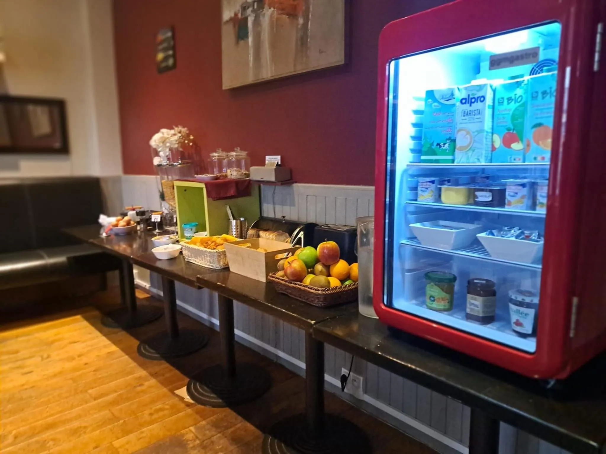 Breakfast in Hôtel Le Monte-Cristo