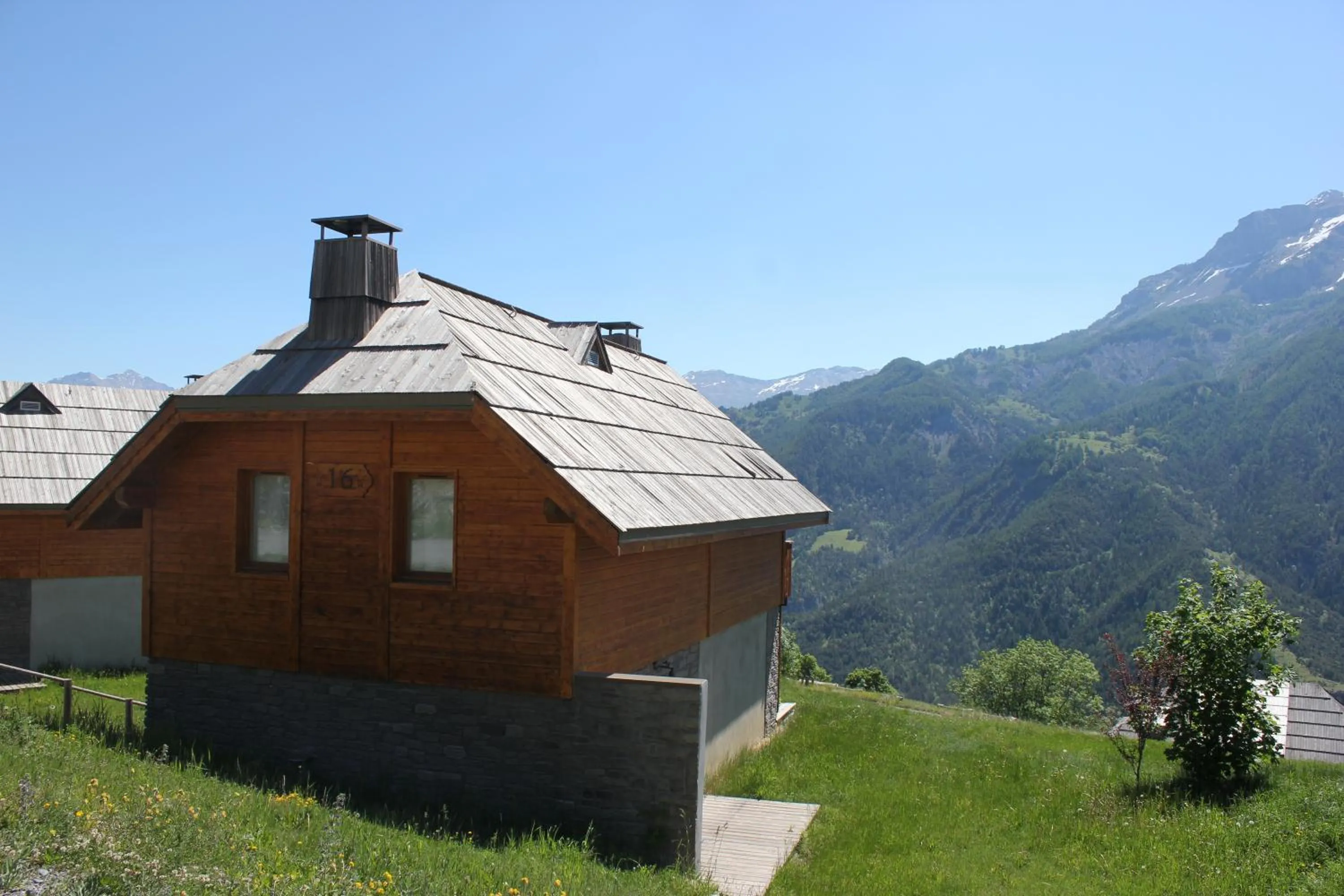 Chalets de Praroustan by Actisource