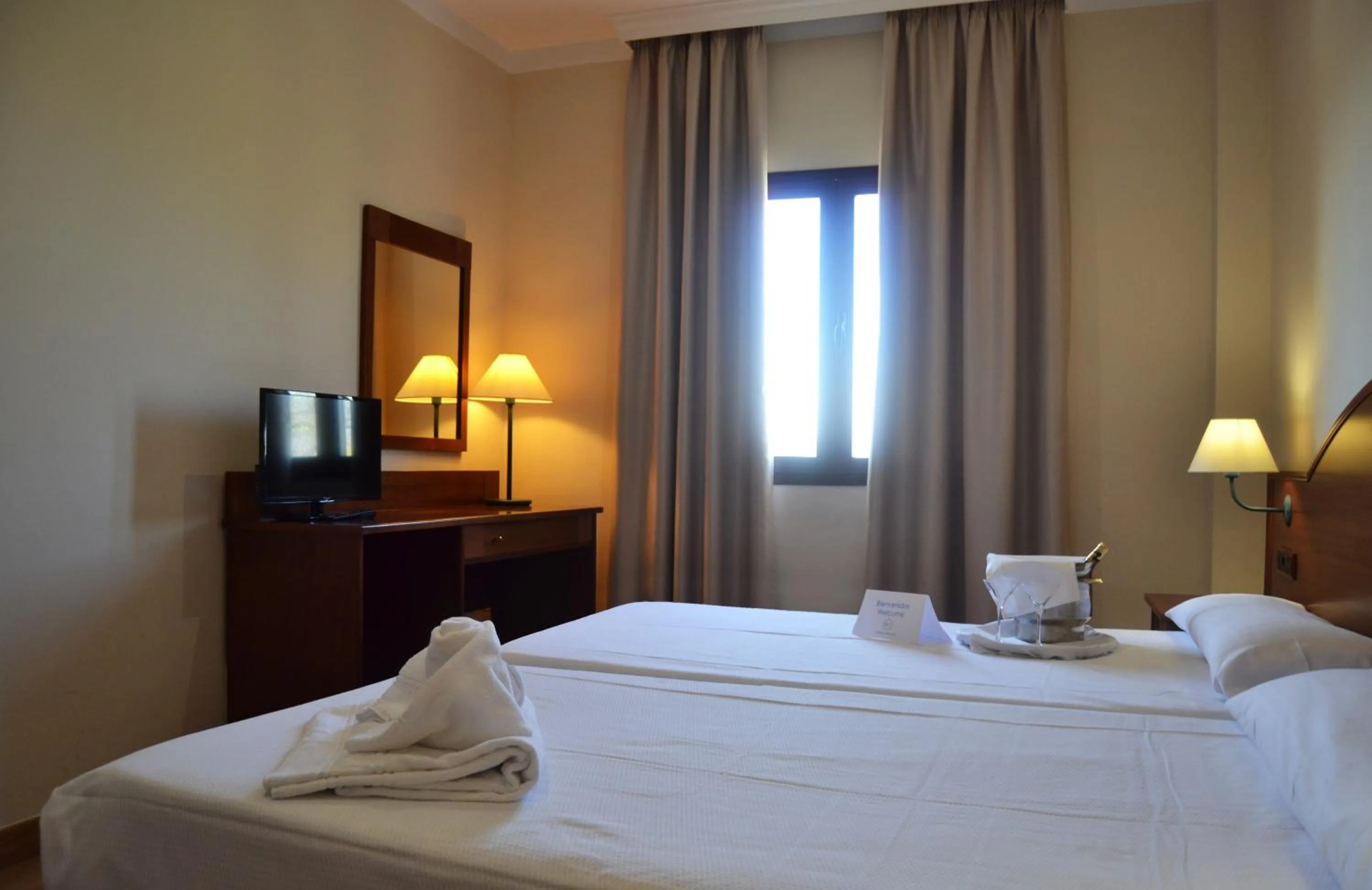 Photo of the whole room, Bed in Hotel Reyes Ziries