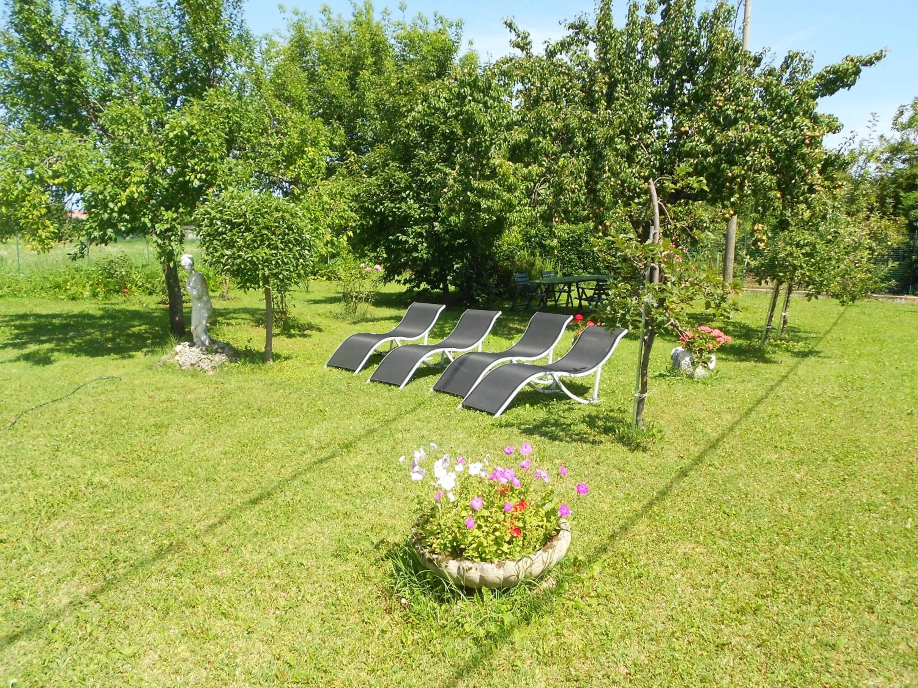 View (from property/room) in b&b Ergira