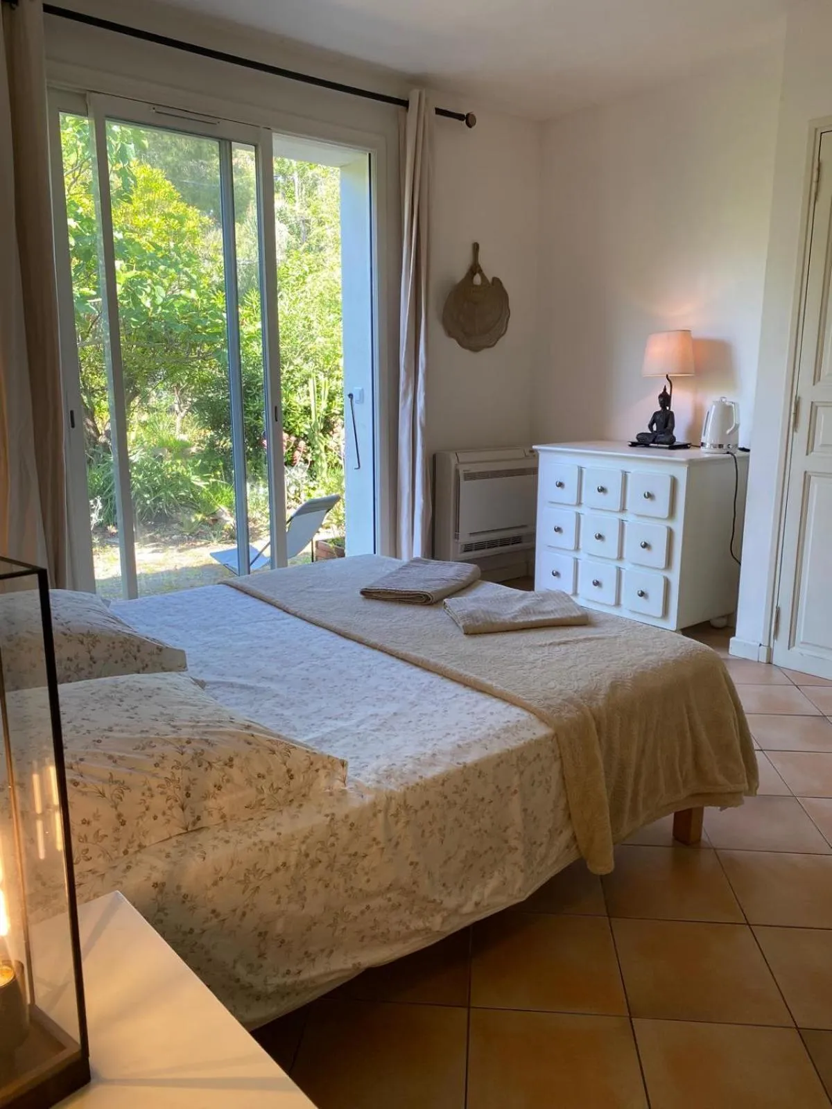 Bedroom, Bed in Villa Roka