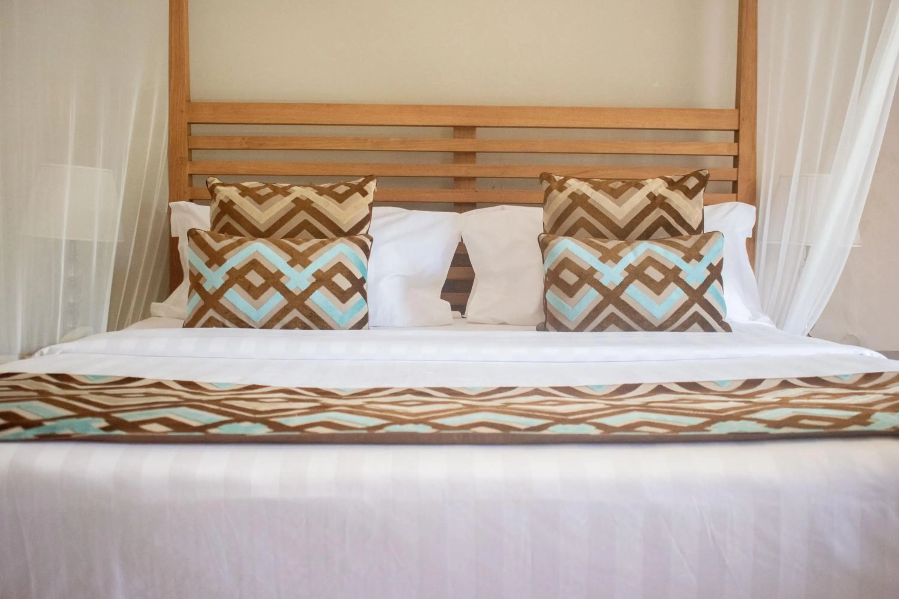 Bedroom, Bed in Lotus by Serendib