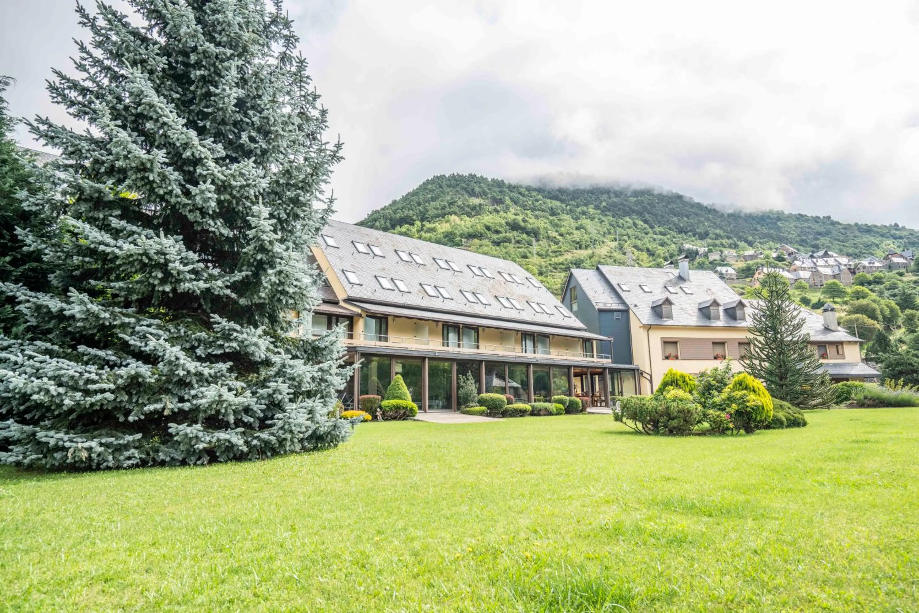 Property building in Hotel & Restaurante Peña