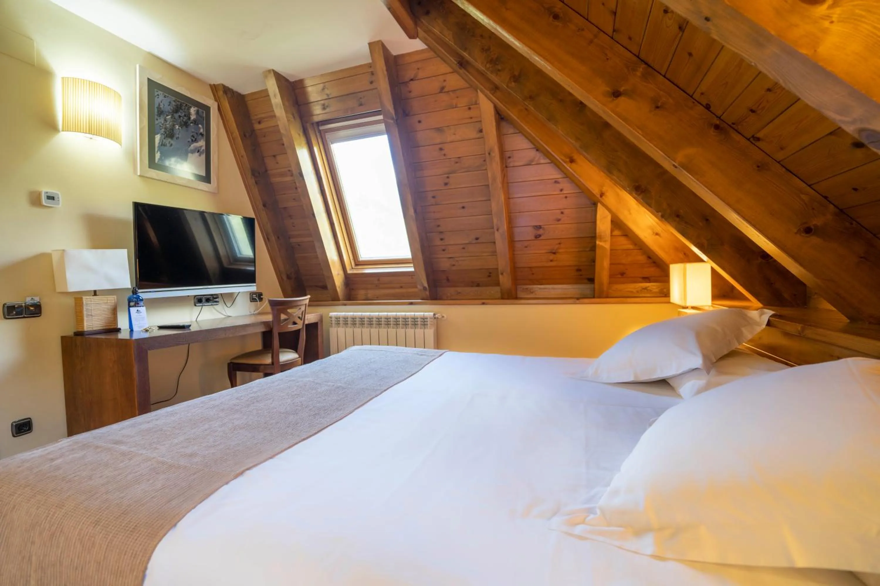 Bedroom, Bed in Hotel & Restaurante Peña